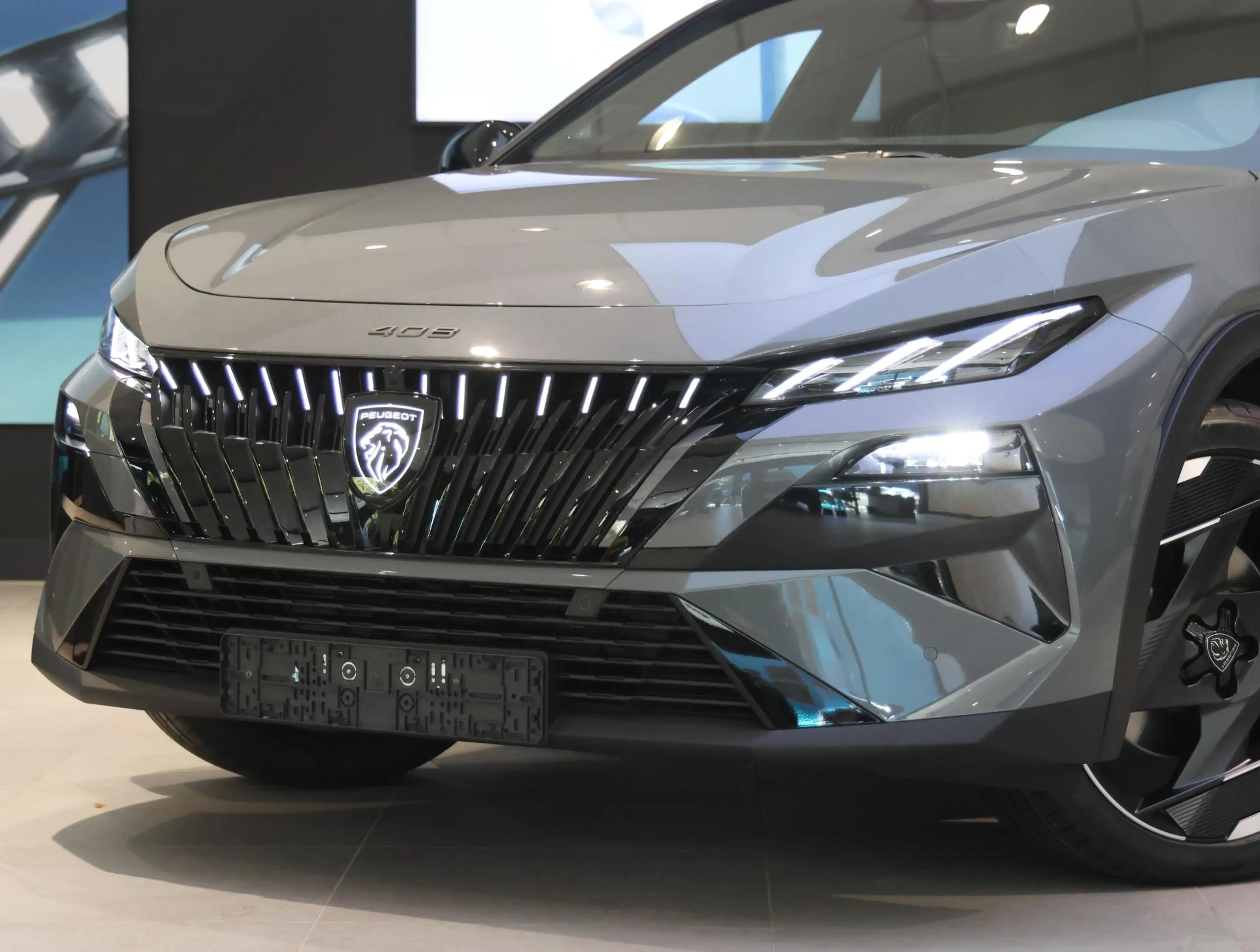 Peugeot 408 GT Exclusive Plug-In Hybrid 240 pk Automaat | Voor — photo 4