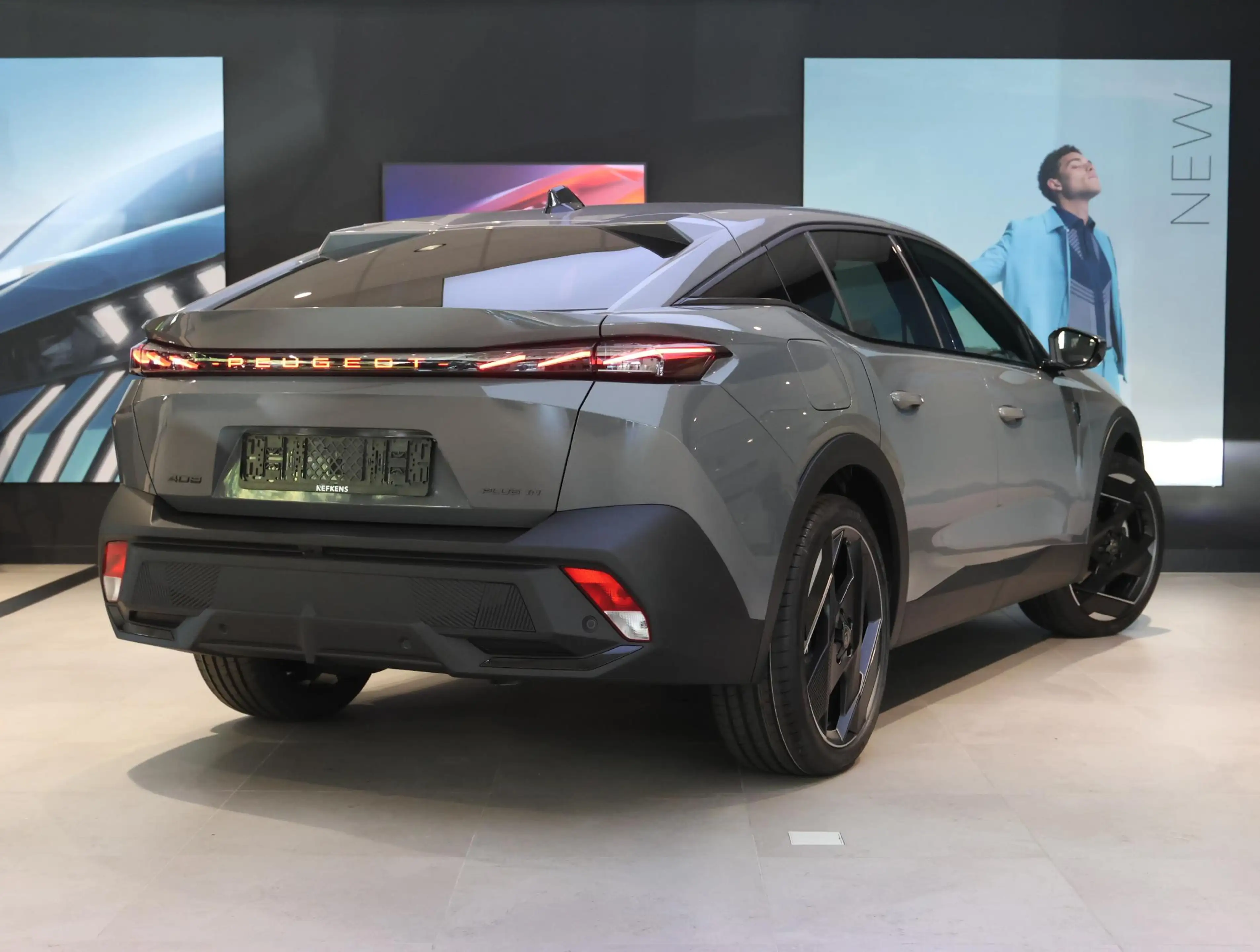 Peugeot 408 GT Exclusive Plug-In Hybrid 240 pk Automaat | Voor — photo 3