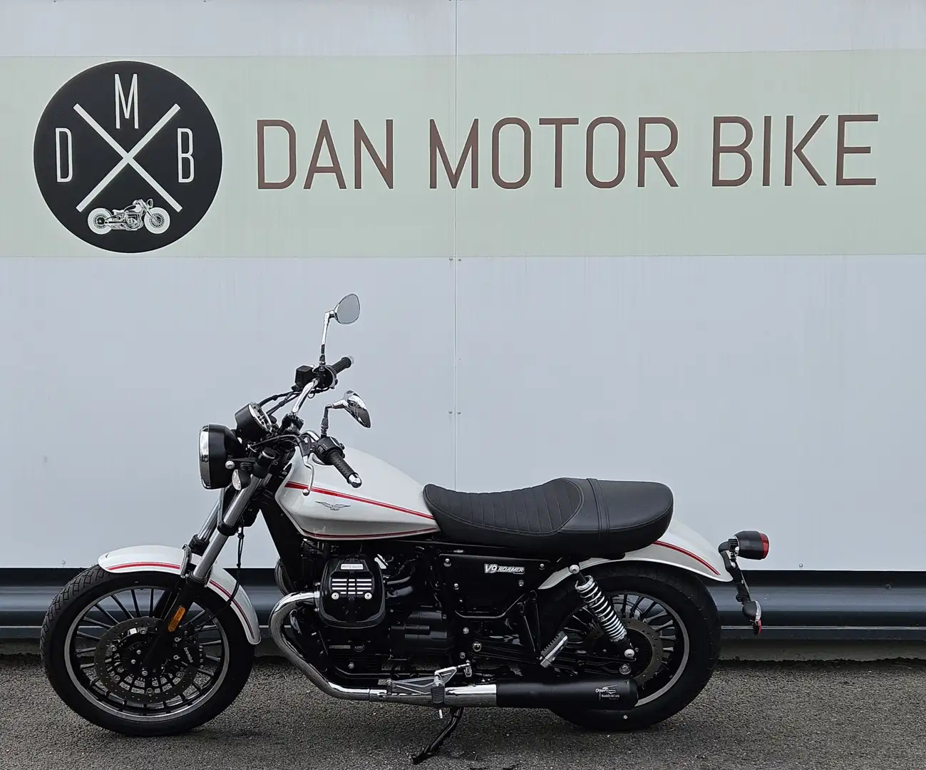 Moto Guzzi V 9 Blanc - 1