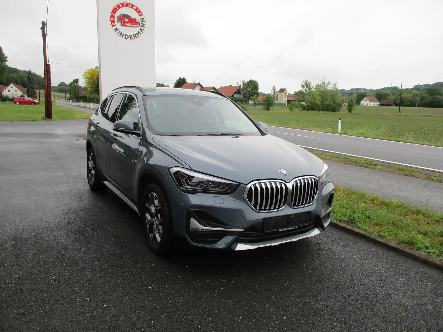 BMW X1 xDrive 25 e xLine Aut. Head-up Pamorama Grau - 1