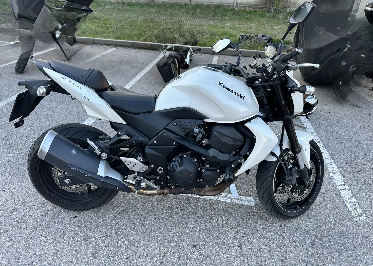 Kawasaki ZR 750 Blanco - 2