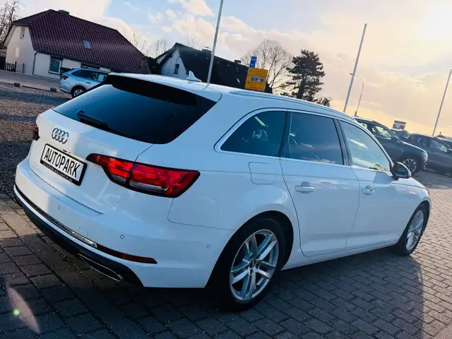 Audi A4 Avant view 6