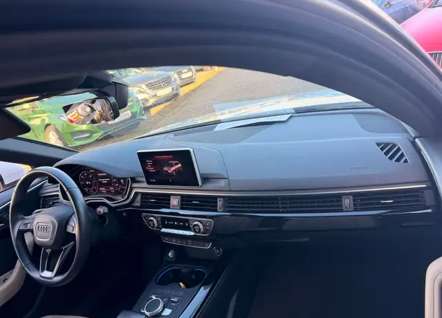 Audi A4 Avant view 10