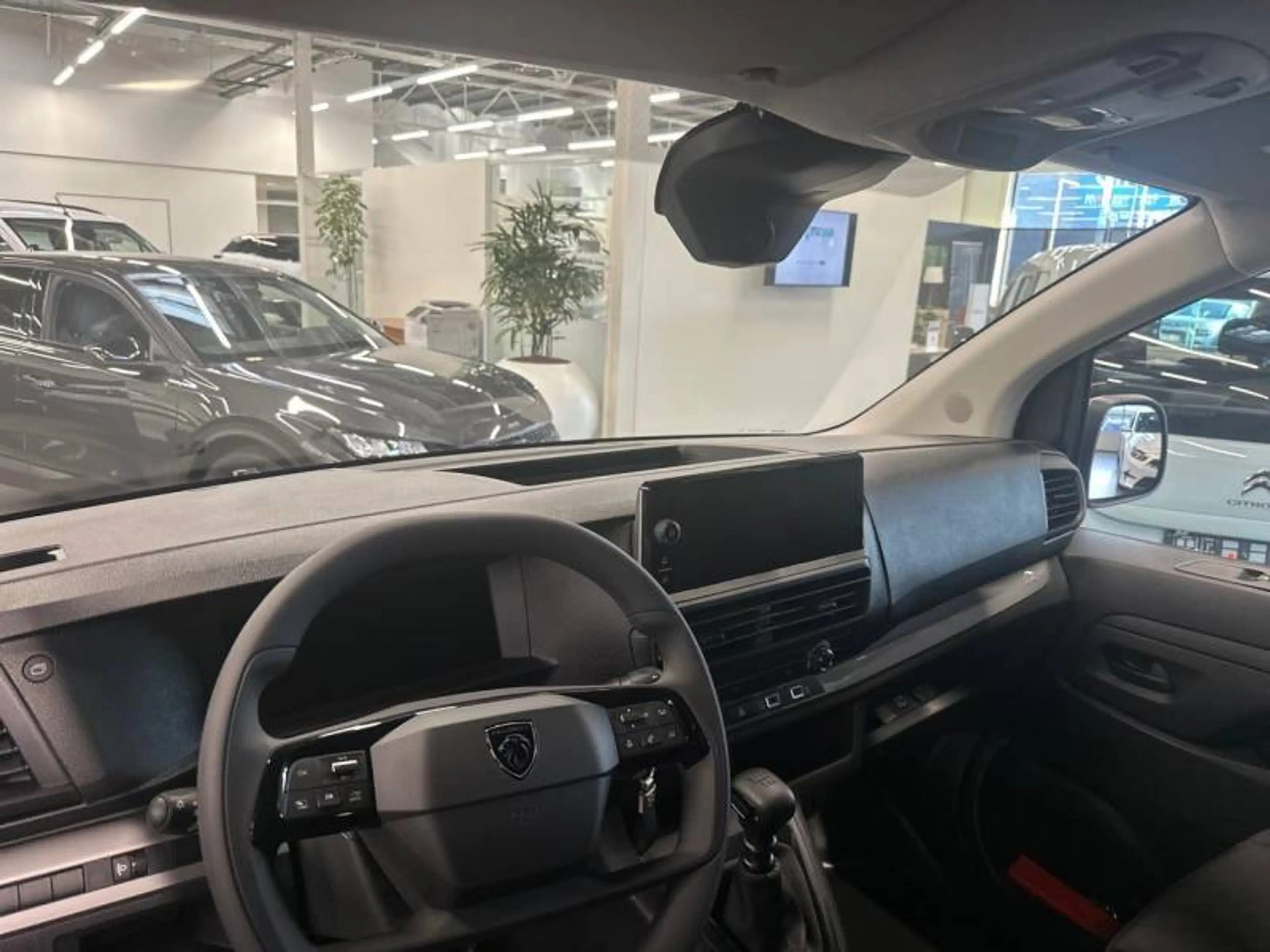 Peugeot Expert 3 Standard L2 2.0 BlueHDi 145 - — photo 8