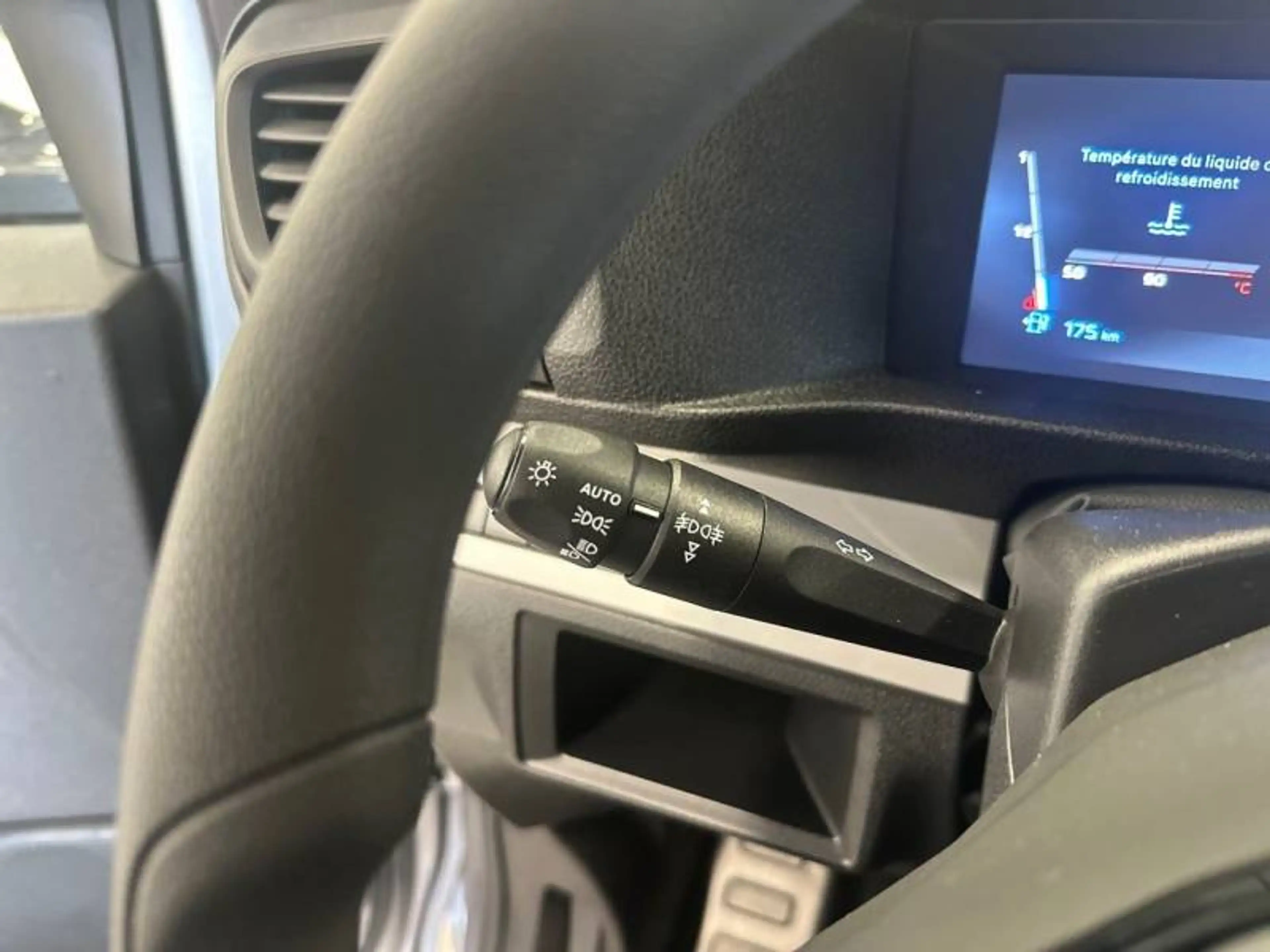 Peugeot Expert 3 Standard L2 2.0 BlueHDi 145 - — photo 19