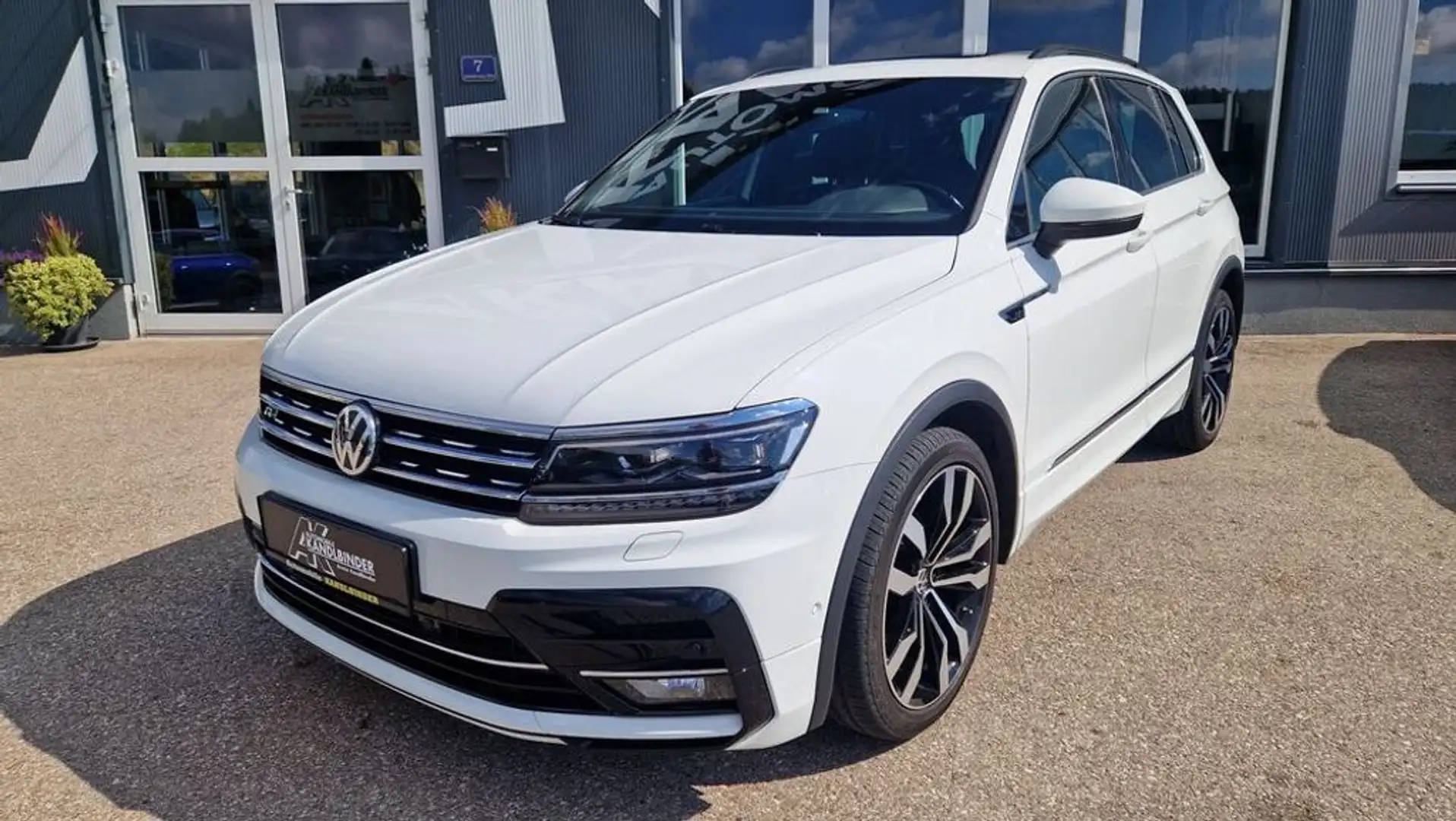 Volkswagen Tiguan 2.0 TDI DSG R-Line Sky 4Motion ''AHV'' Weiß - 1