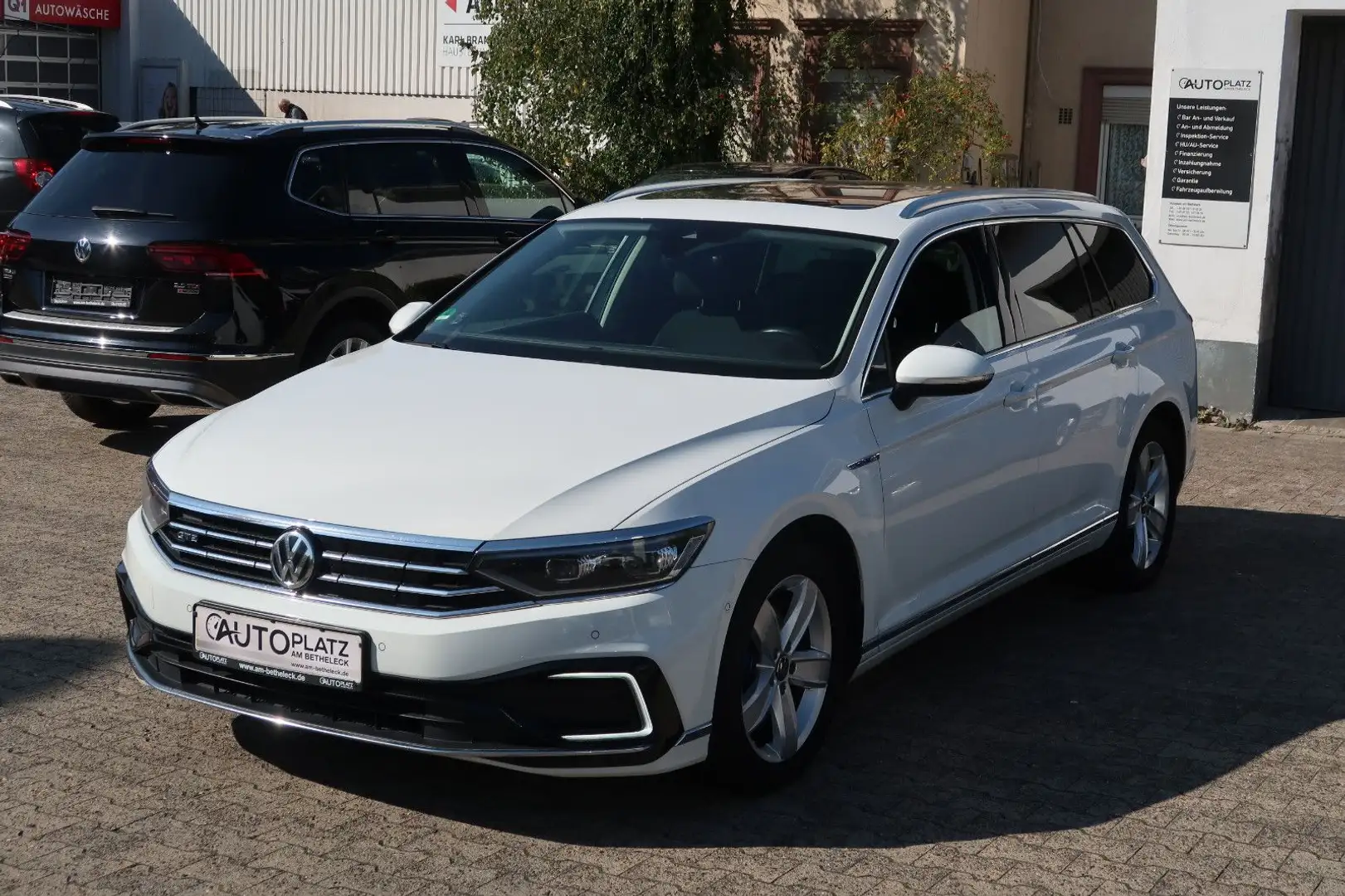 Volkswagen Passat Variant GTE *PANORAMA *LED *MASSAGE *AHK Blanc - 2