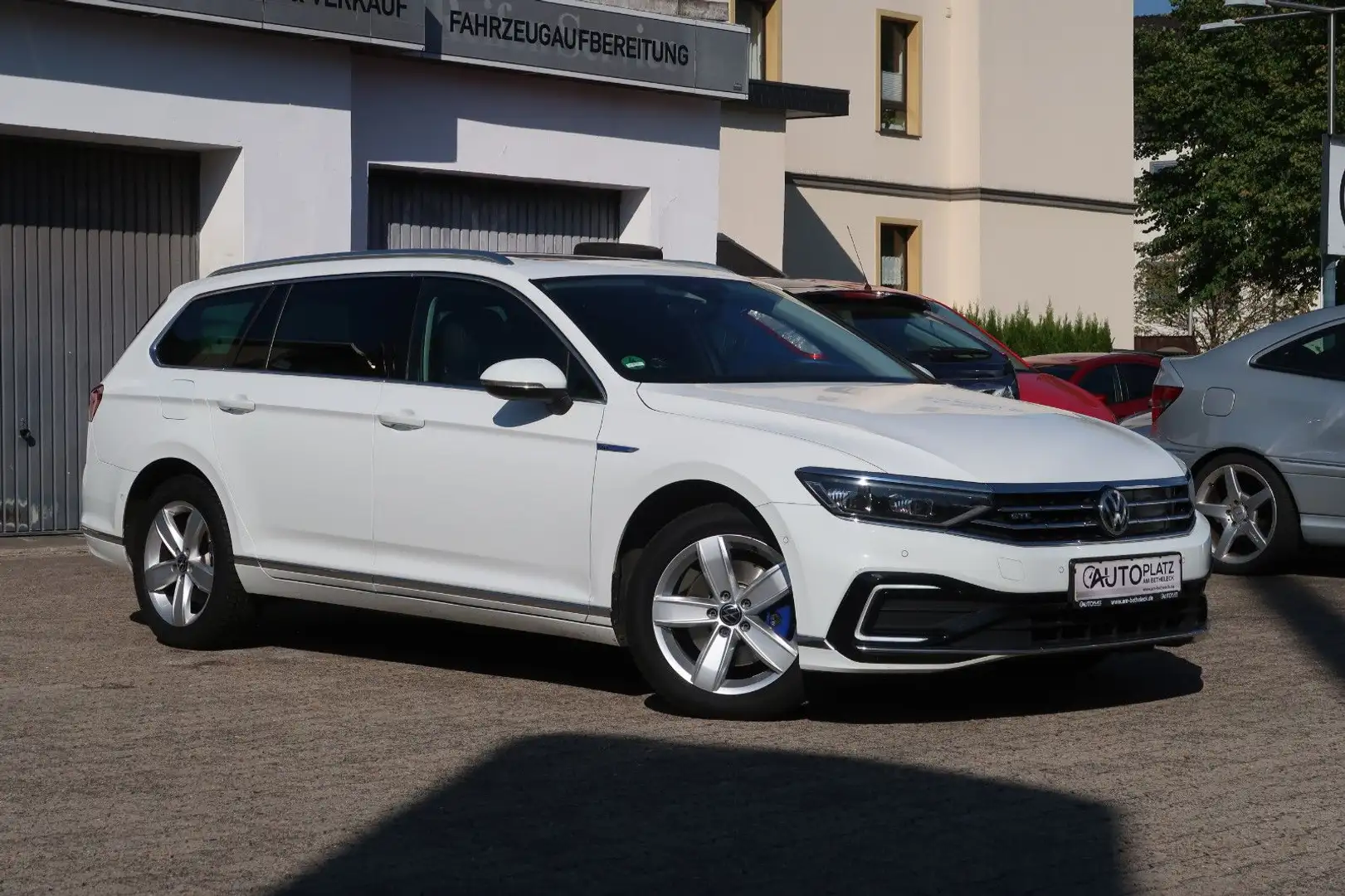 Volkswagen Passat Variant GTE *PANORAMA *LED *MASSAGE *AHK Blanc - 1