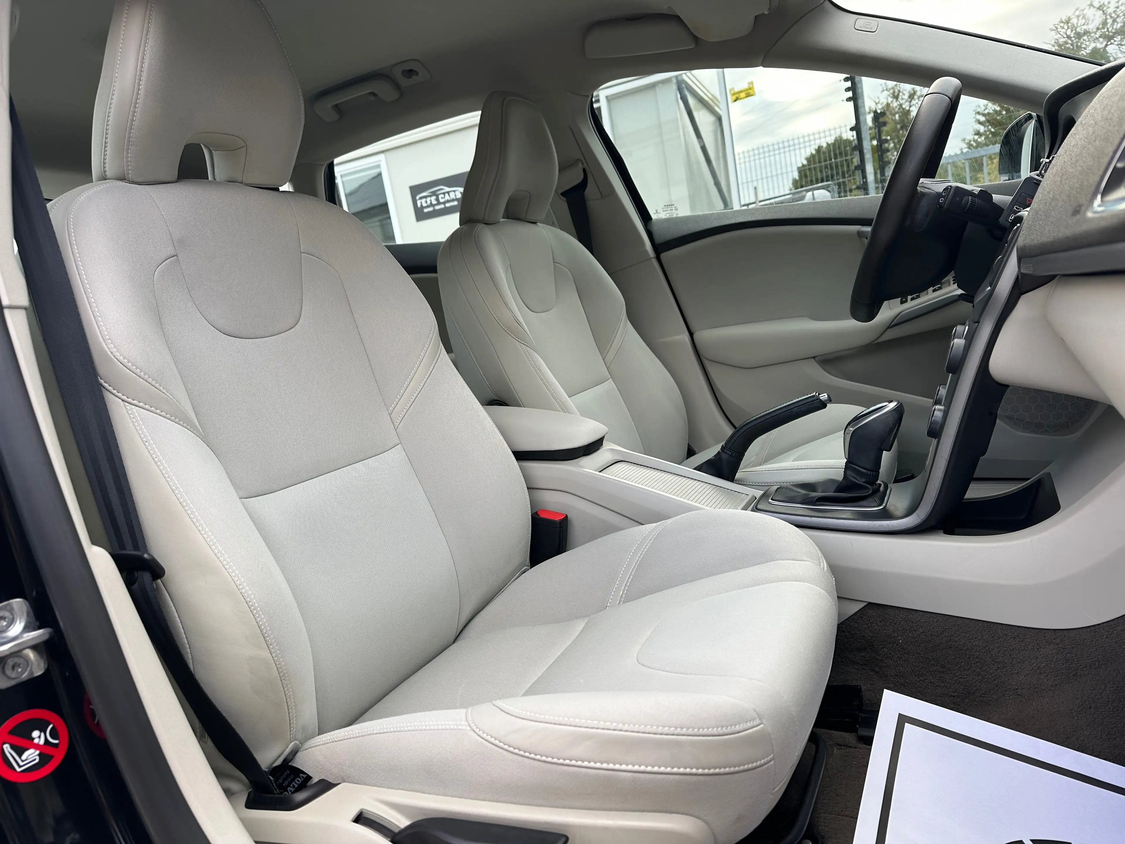 Volvo V40 Cross Country 1er Propriétaire // Carnet complet — photo 12