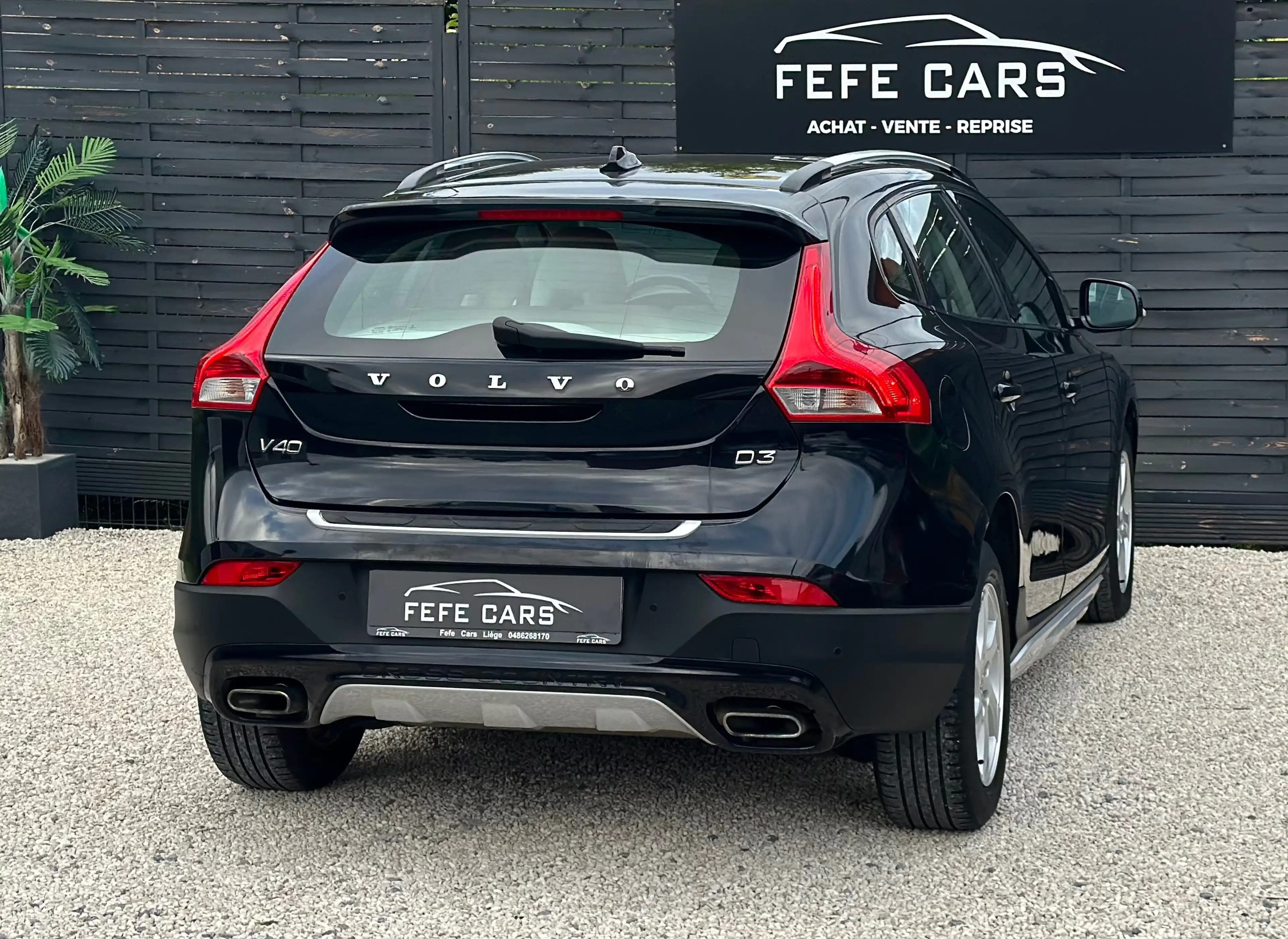Volvo V40 Cross Country 1er Propriétaire // Carnet complet — photo 3