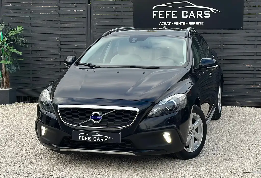 Volvo V40 Cross Country 2013 из Европы — купить под ключ