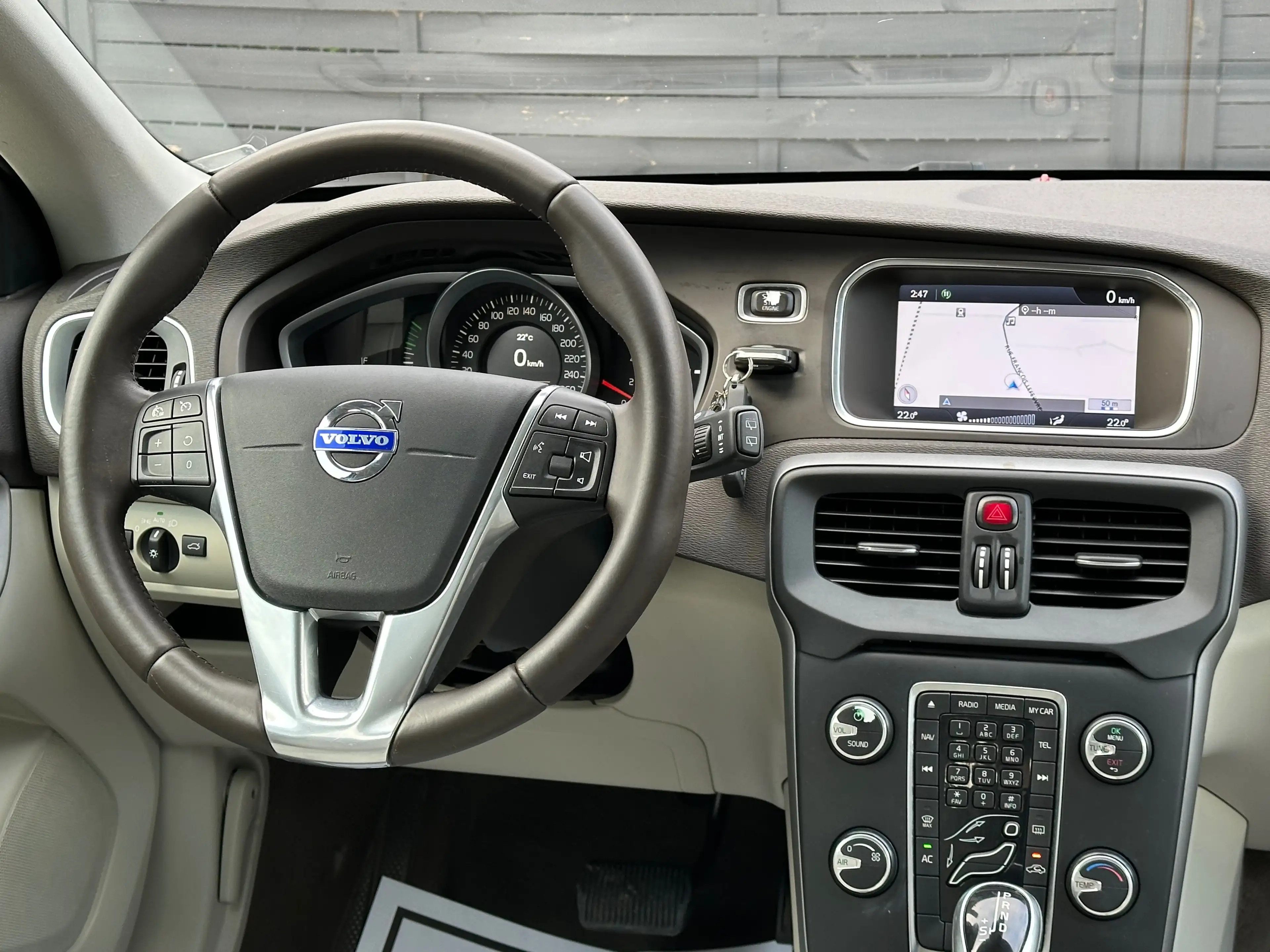 Volvo V40 Cross Country 1er Propriétaire // Carnet complet — photo 9