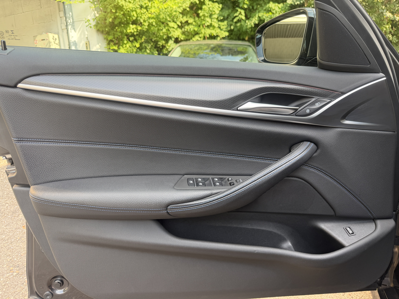 BMW 530 D M-Sport LED ACC LiveCockpit Rü-Kamera AHK — photo 11