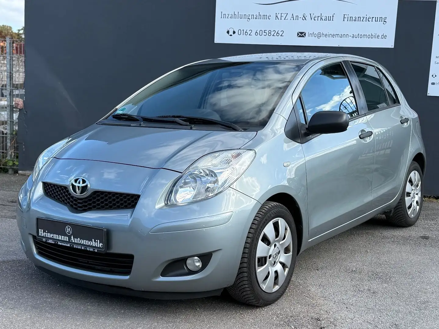 Toyota Yaris 1.33 Cool *KLIMA*TÜV-NEU*2-HAND*EL.FENSTER Plateado - 2