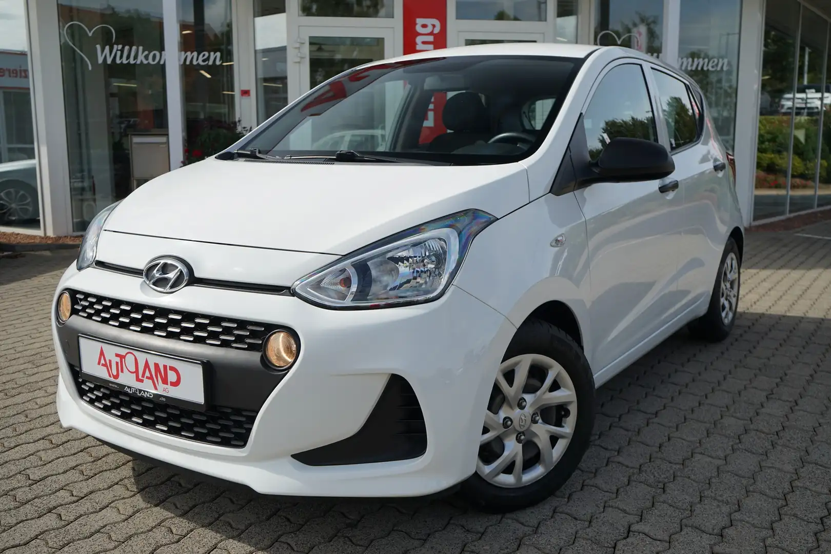 Hyundai i10 1.0 Basis Klima USB AUX Weiß - 2