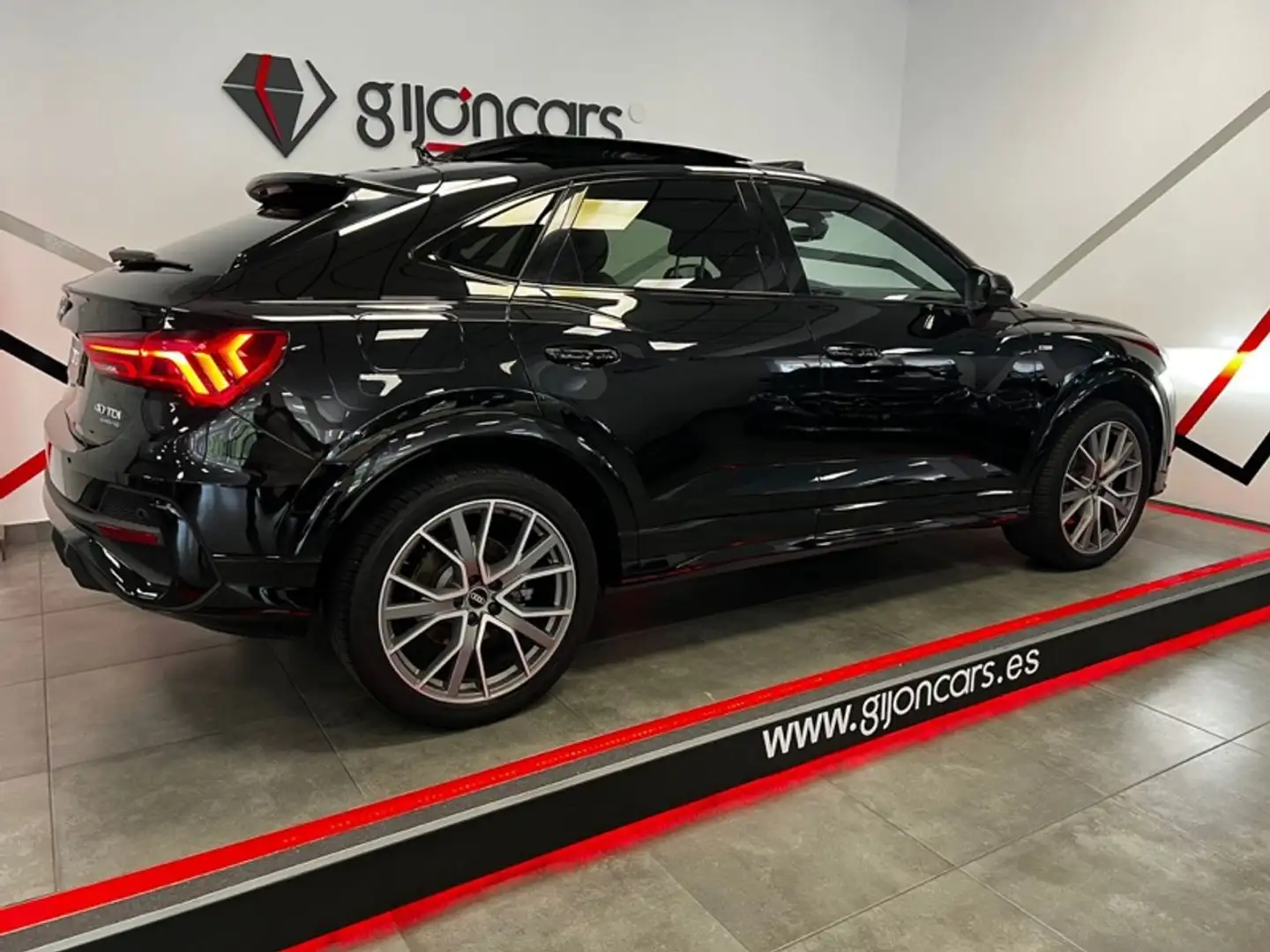 Audi Q3 40 TDI Black line quattro S tronic 147kW Schwarz - 2