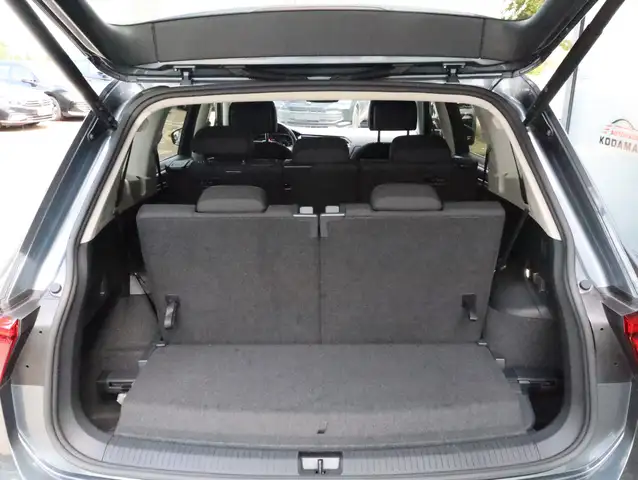 Volkswagen Tiguan Allspace view 11