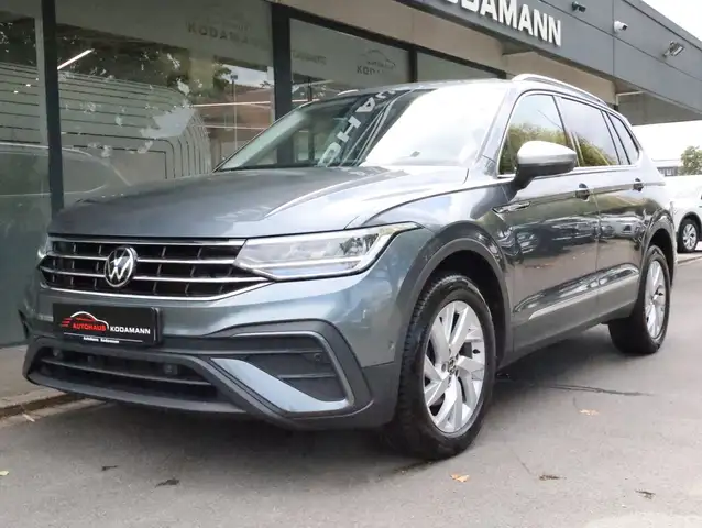 Volkswagen Tiguan Allspace view 5