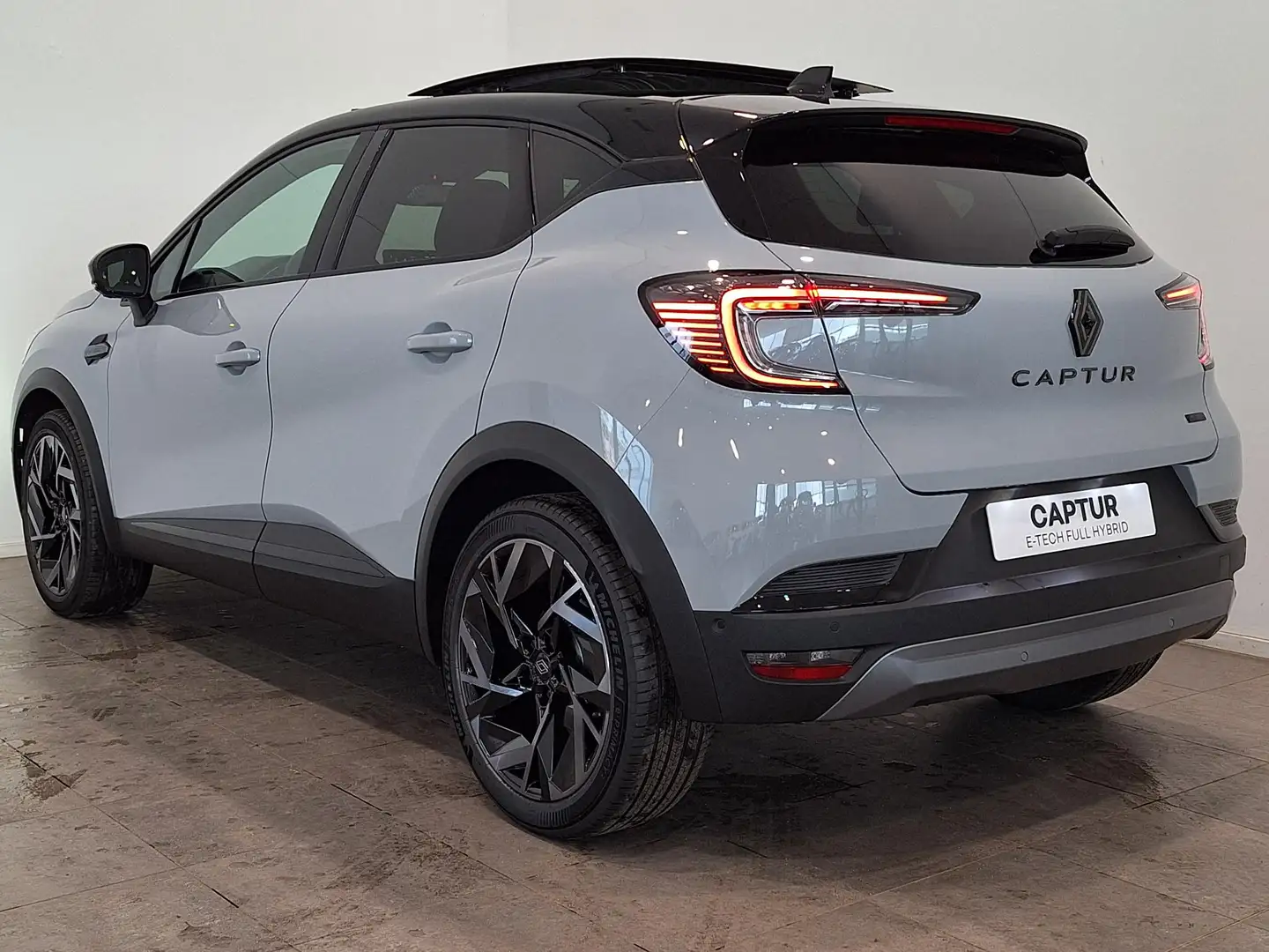 Renault Captur 1.8 E-Tech Full Hybrid 160 Esprit Alpine | Pack Pr Grijs - 2