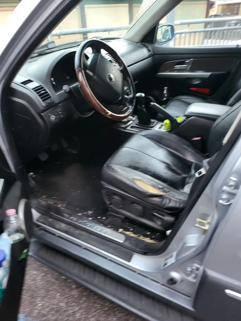 SsangYong Rexton Rexton I 2.7 xdi Plus1 Plateado - 2