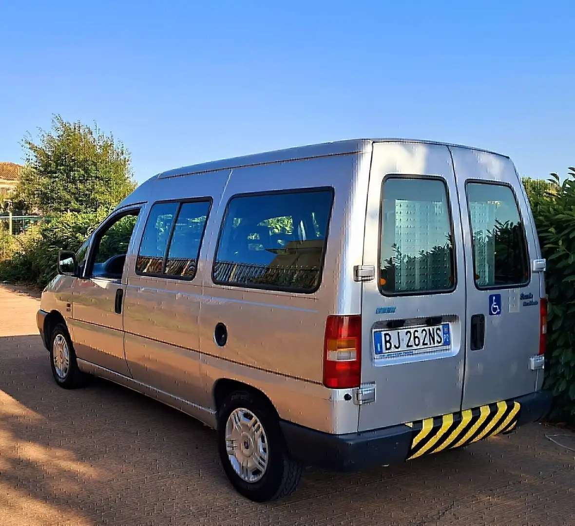 Fiat Doblo Scudo 1.9 TETTO ALTO TRASPORTO DISABILI Silber - 2