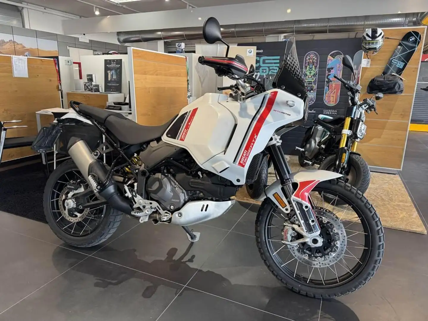 Ducati DesertX 937 Abs - 2
