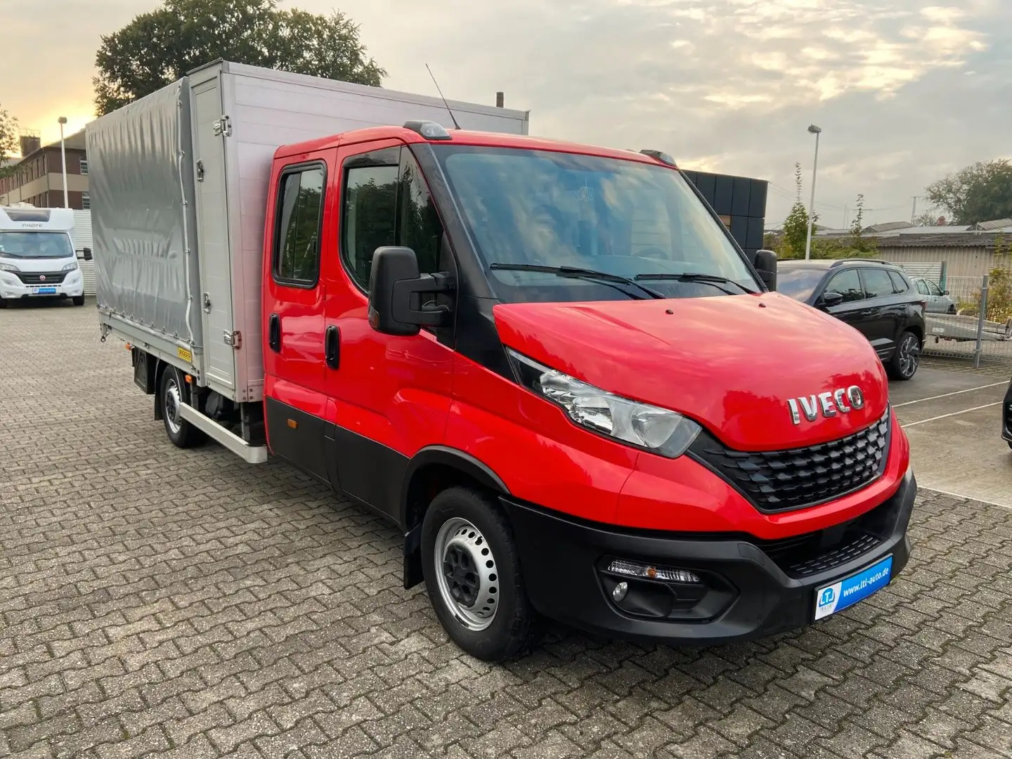 Iveco Daily 35 S16  Doka 7sitzer Pritsche+Plane AHK Rood - 1