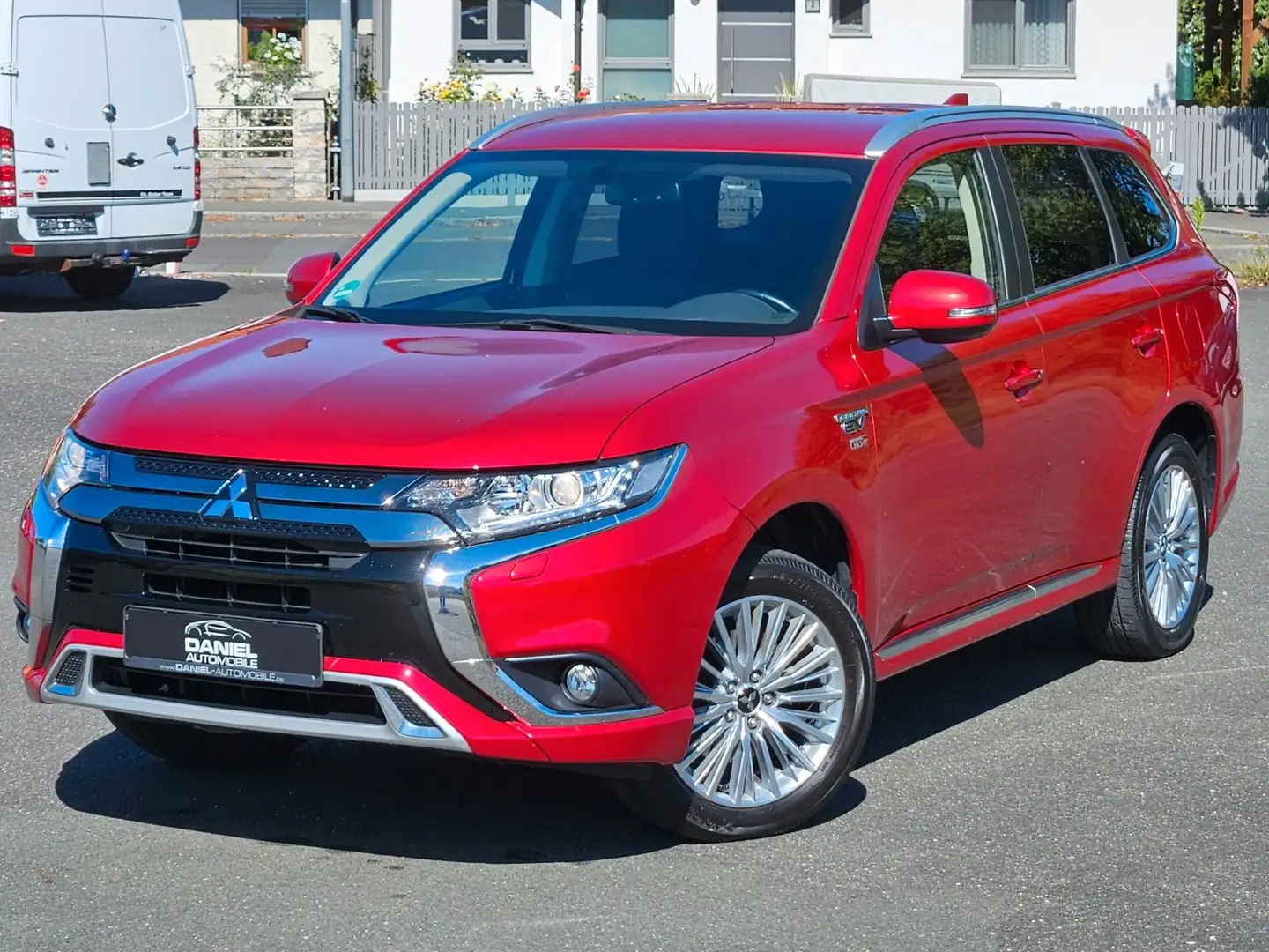 Mitsubishi Outlander PHEV 4WD 1.HAND+LEDER+NAVI+KAMERA+EU6 Rouge - 2