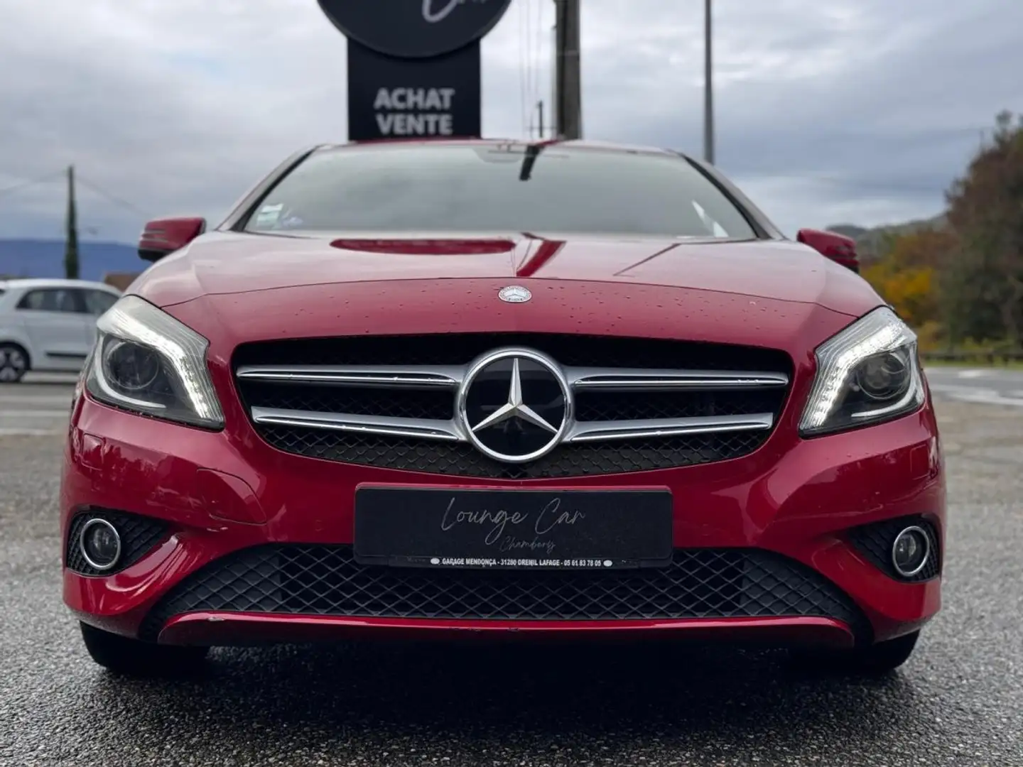 Mercedes-Benz A 180 180 BlueEFFICIENCY Inspiration Rojo - 2