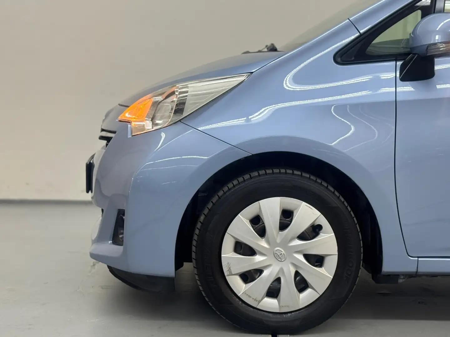 Toyota Verso-S 1.3 VVT-i Aspiration Navi Camera Panoramadak Blauw - 2