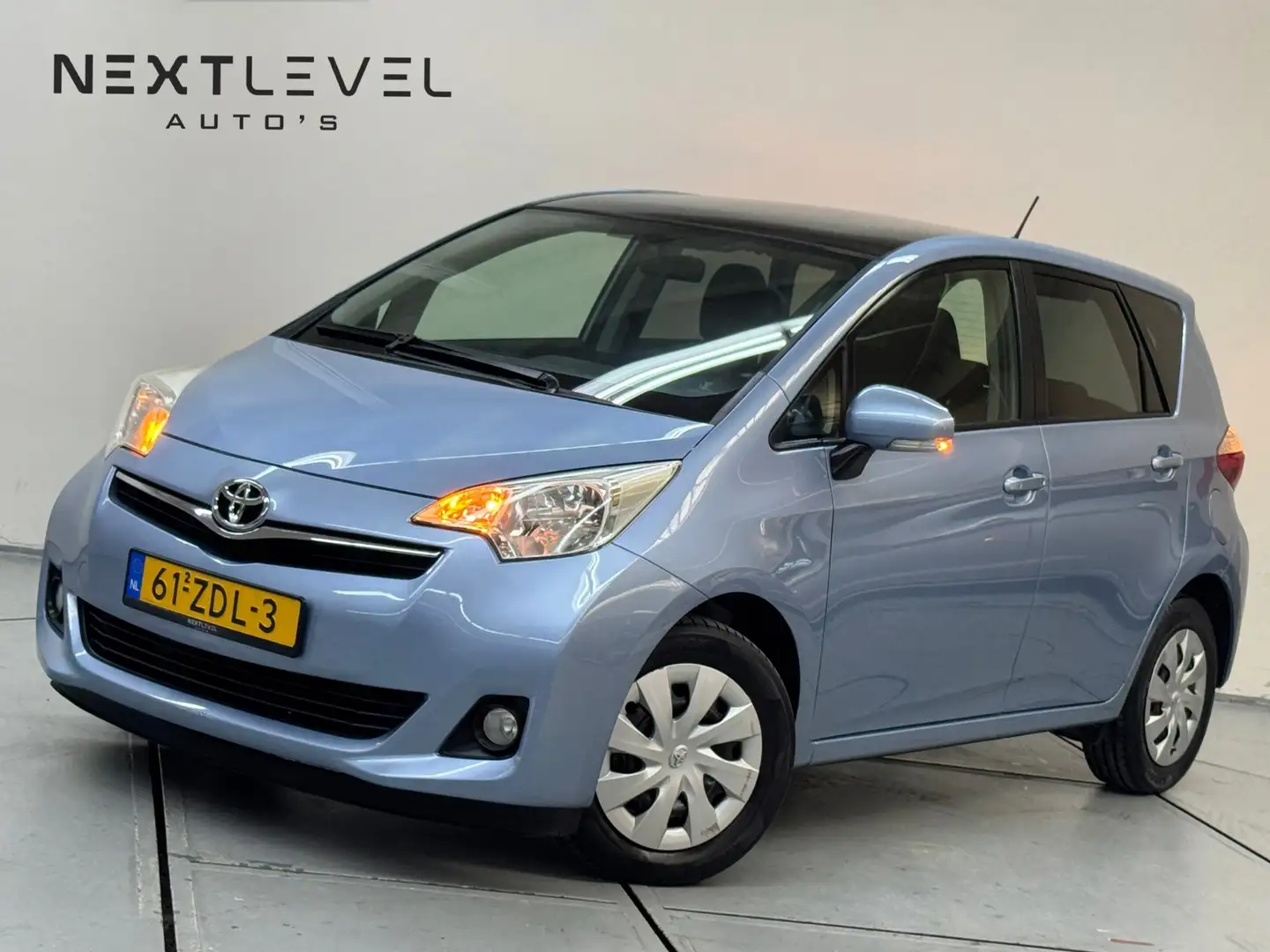 Toyota Verso-S 1.3 VVT-i Aspiration Navi Camera Panoramadak Blauw - 1