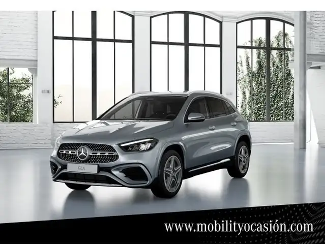 Mercedes-Benz GLA 250 e con tecnologia hibrida eq
