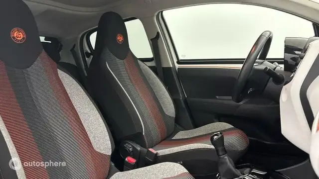 Peugeot 108 view 15