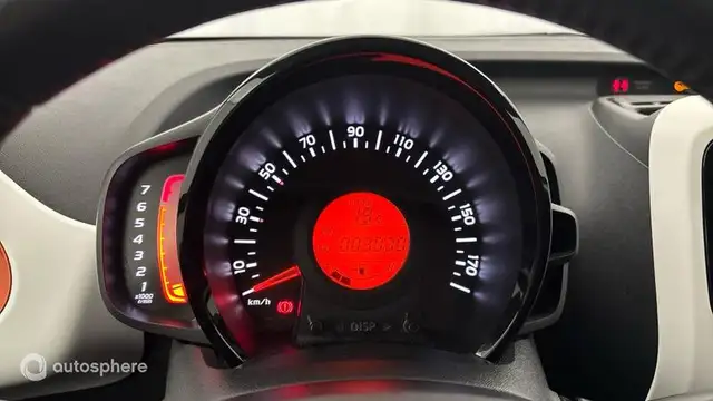 Peugeot 108 view 10