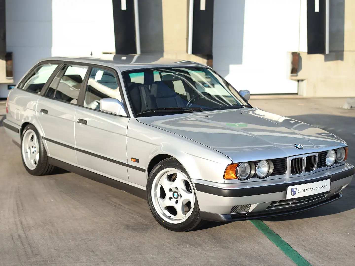 BMW M5 Touring Argintiu - 1