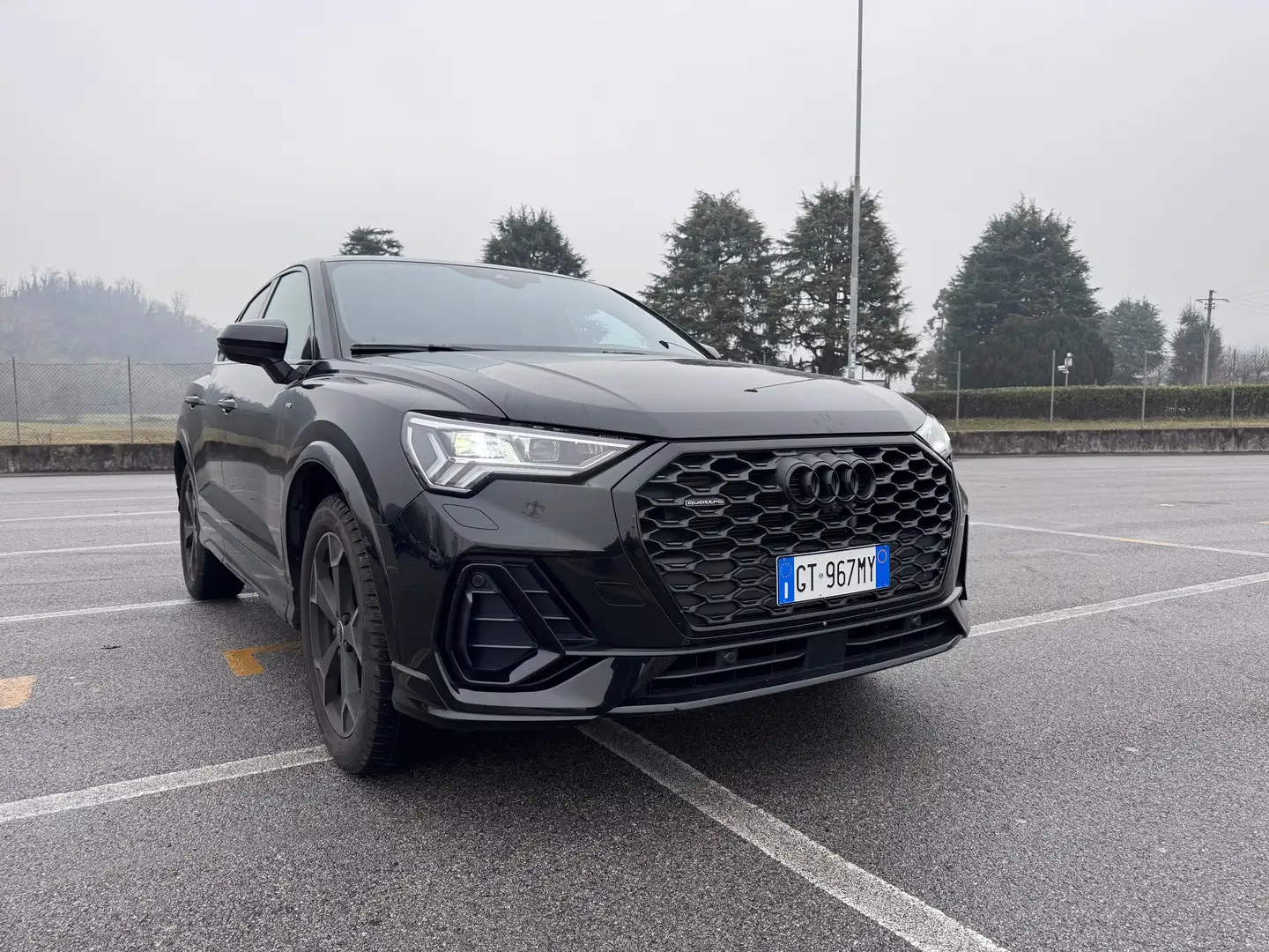 Audi Q3 Sportback 40 2.0 tfsi S line edition quattro s-tro Schwarz - 1