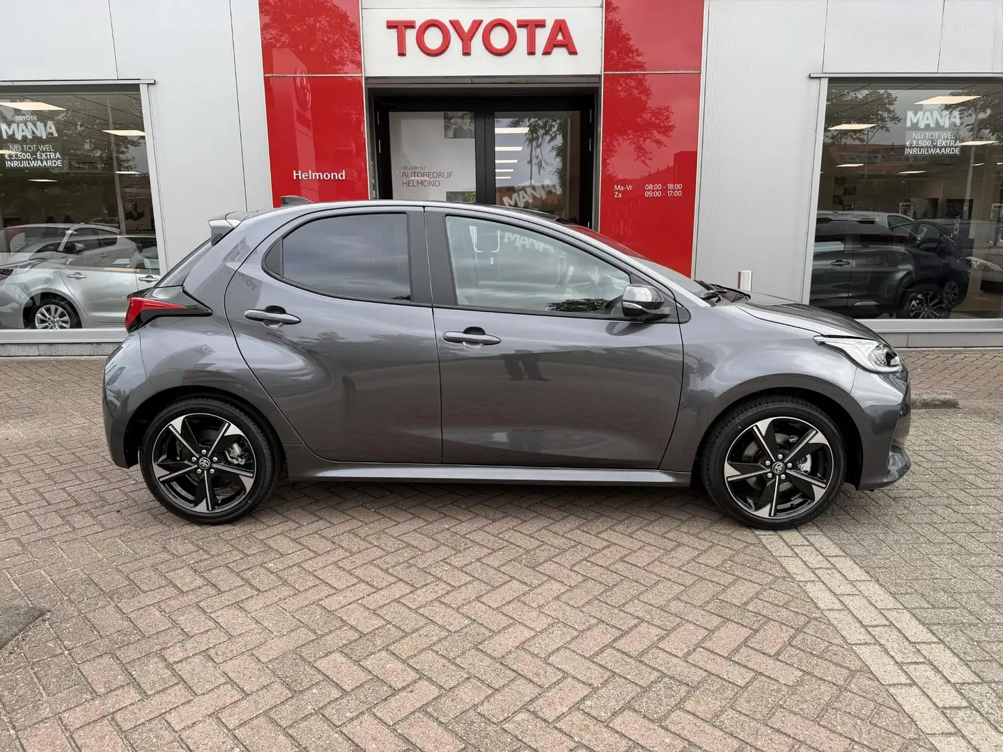 Toyota Yaris 1.5 Hybrid 130 Executive - 2