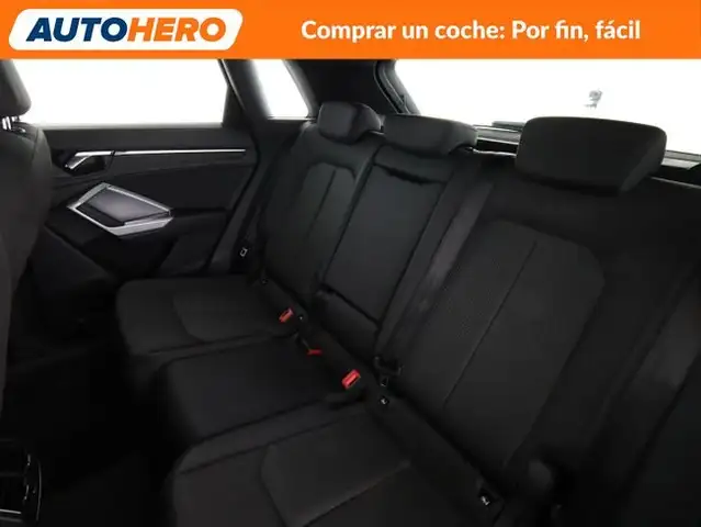 Audi Q3 view 15