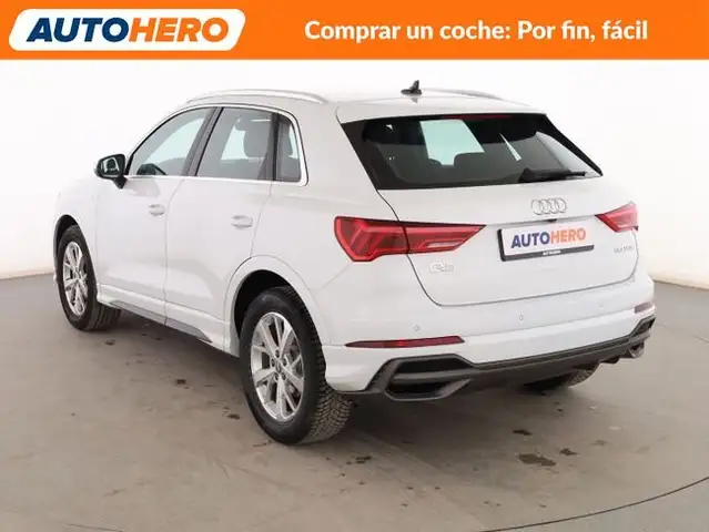 Audi Q3 view 4