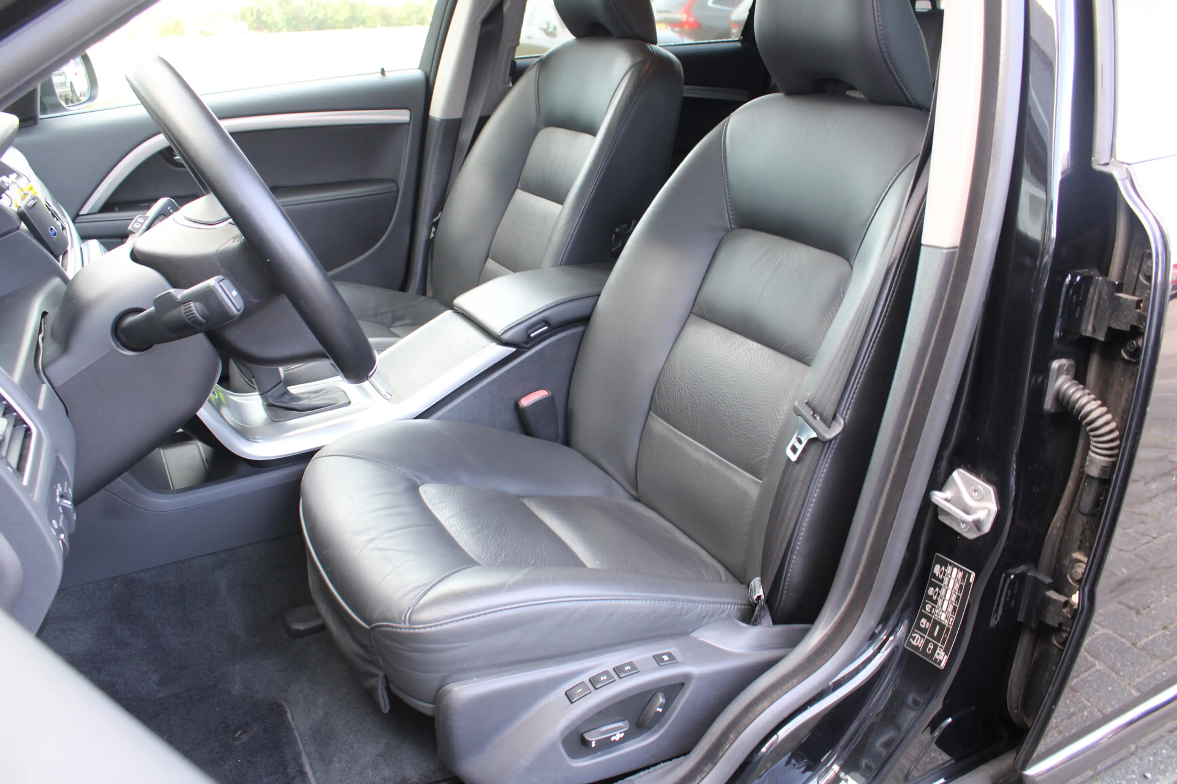 Volvo V70 T4 180PK Automaat Summum | Afn. Trekhaak | Schuif/ — photo 14