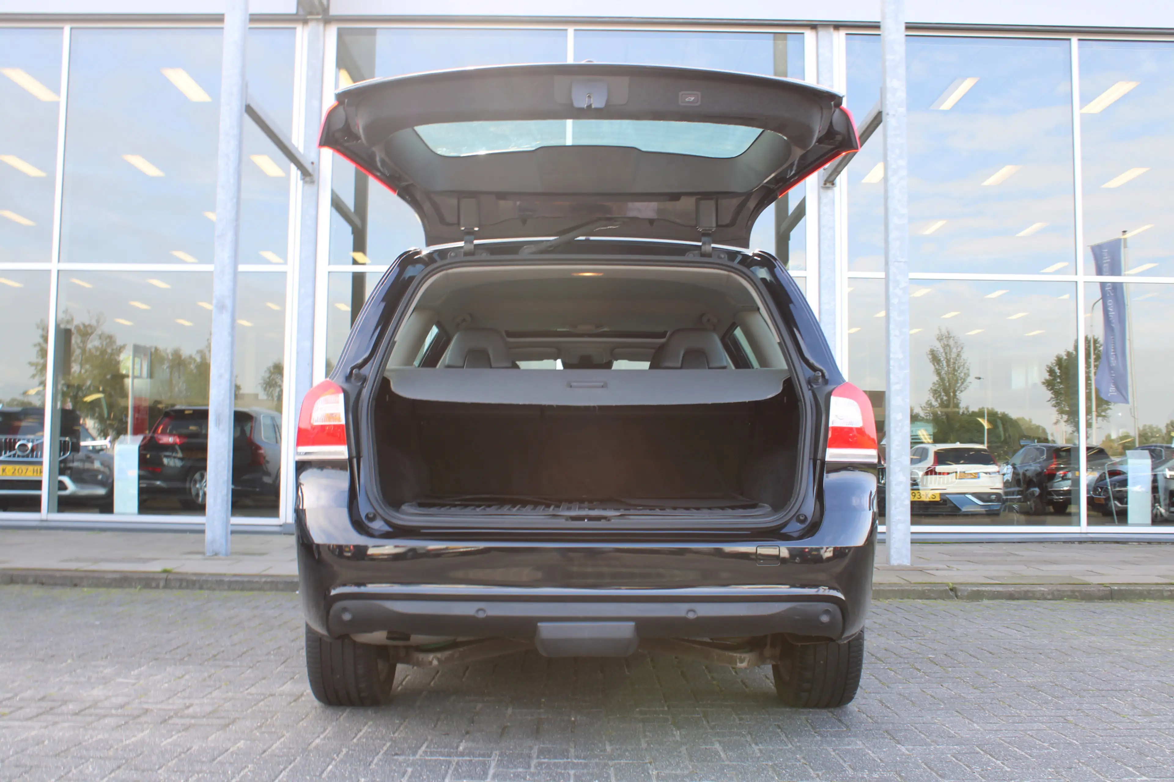 Volvo V70 T4 180PK Automaat Summum | Afn. Trekhaak | Schuif/ — photo 7