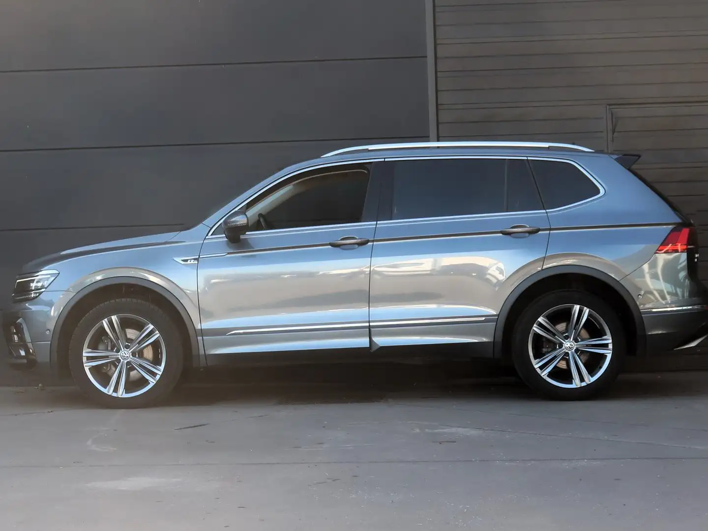 Volkswagen Tiguan Allspace Tiguan Allspace TSI DSG R-Line Gris - 1