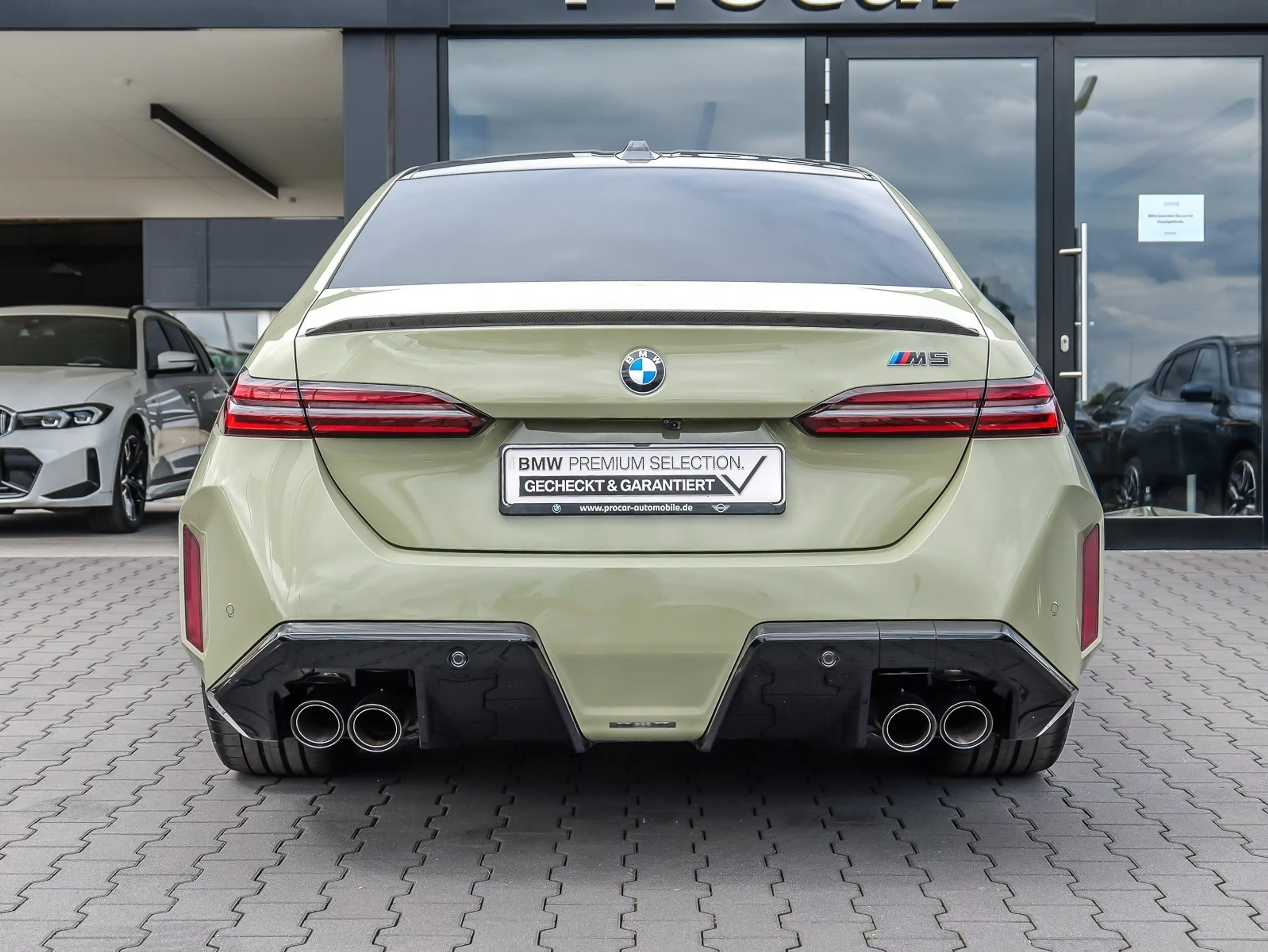 BMW M5 Limousine — photo 12