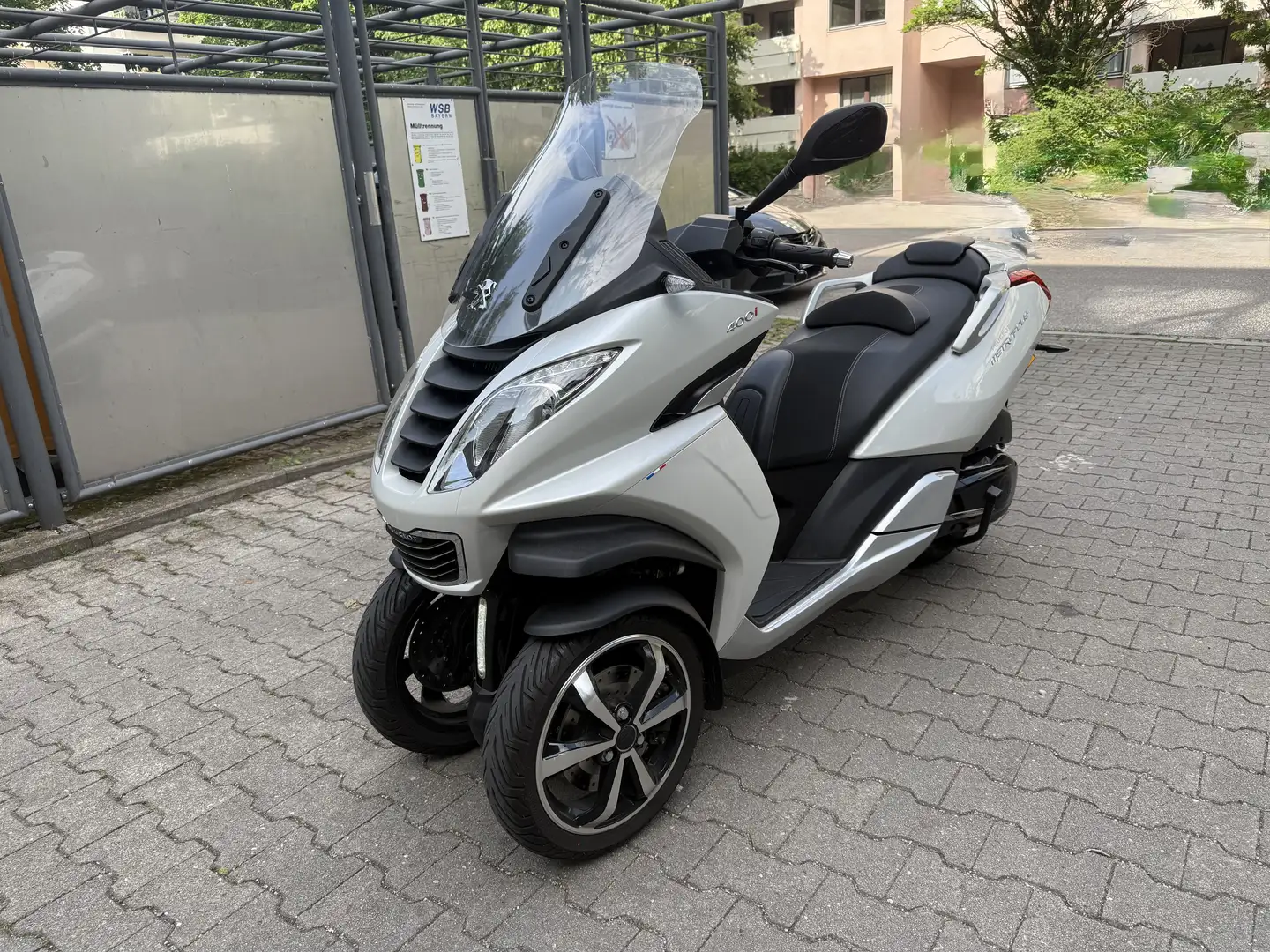 Peugeot Metropolis 400ie - 1