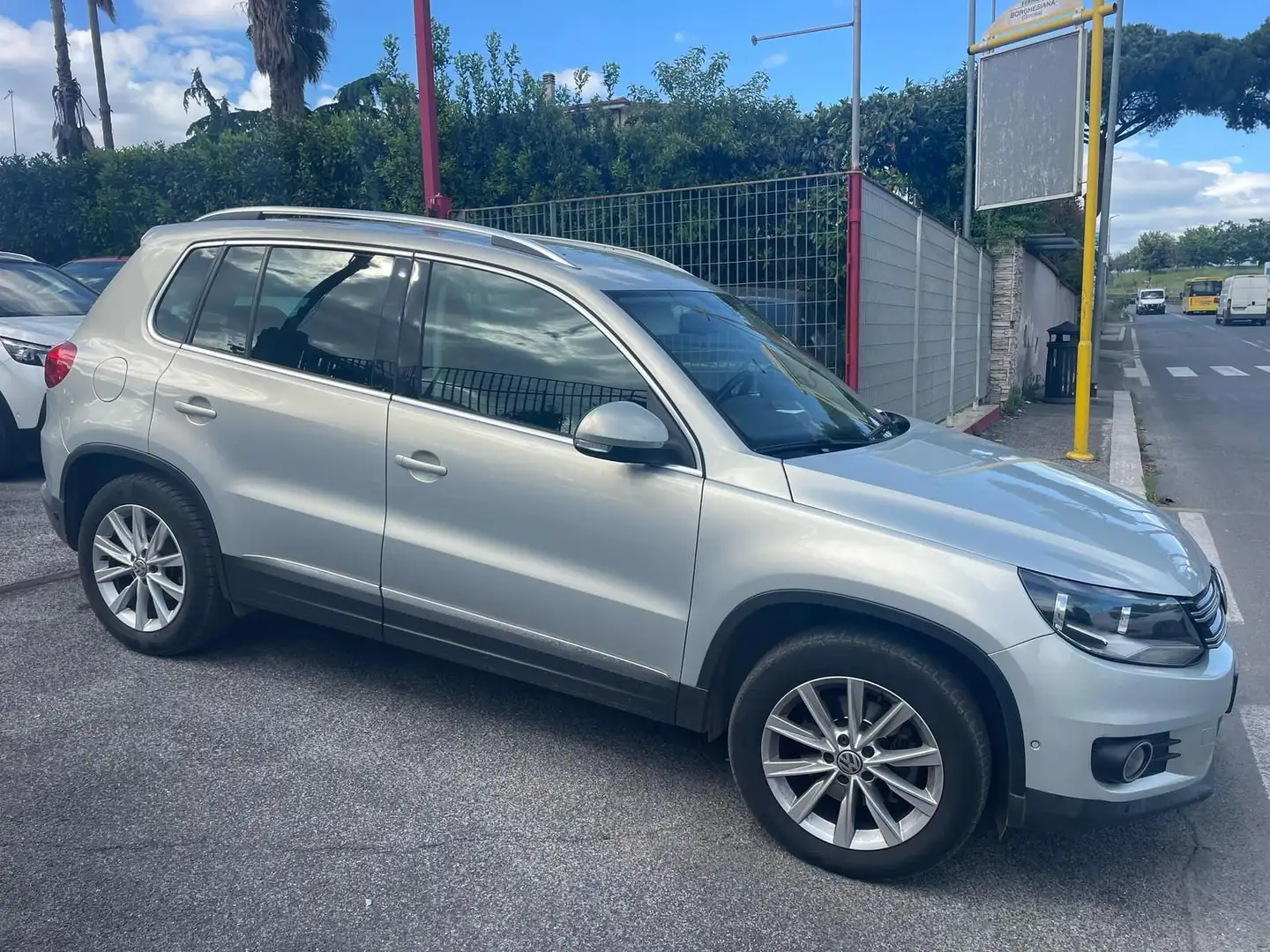 Volkswagen Tiguan 2.0TDI 110CV Sport&Style BlueMotion BI-ZONA Argent - 2