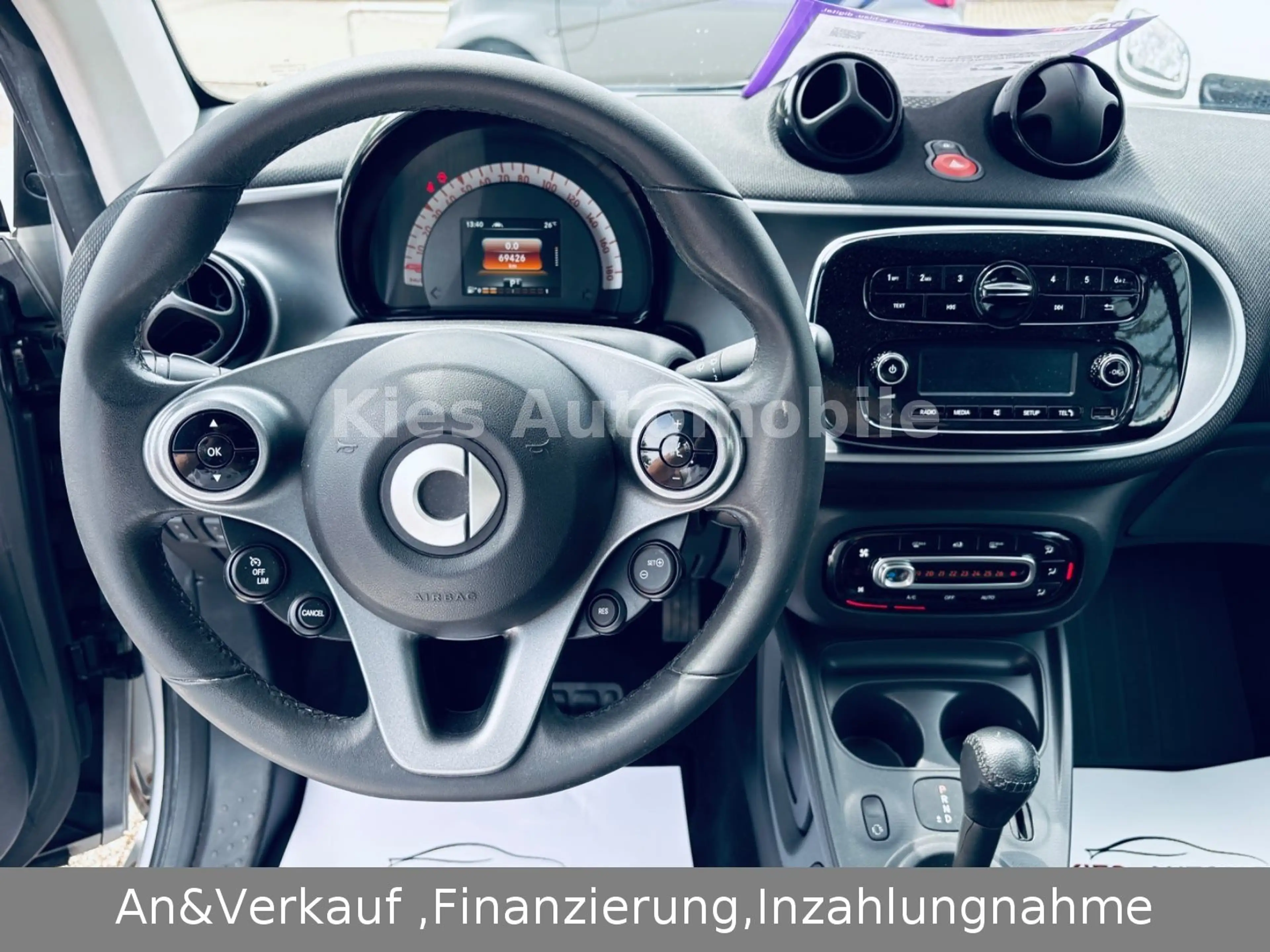 smart forTwo Passion AUTOM/PANO/KLIMA/1.HAND/ALLWETTER — photo 12