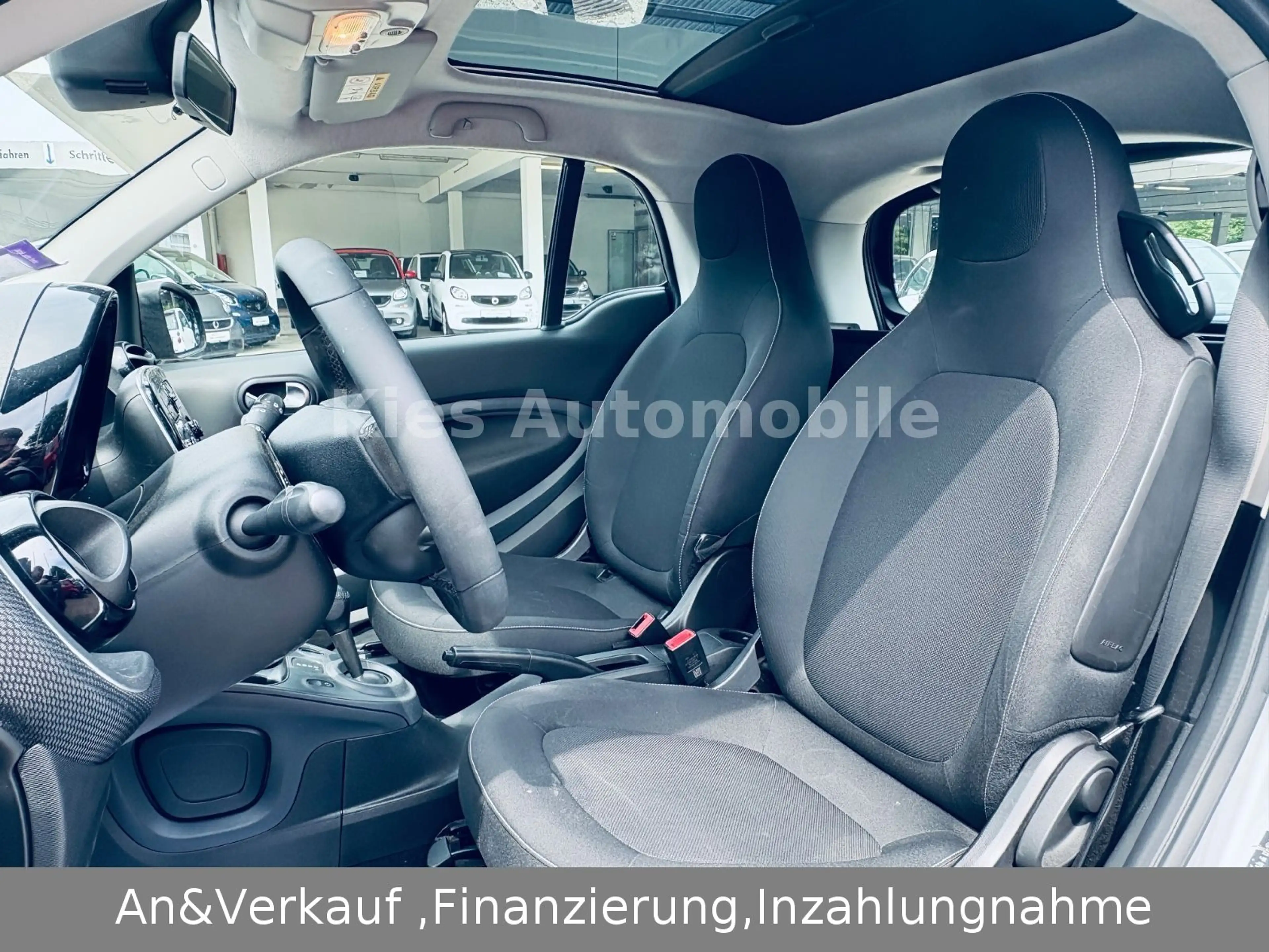 smart forTwo Passion AUTOM/PANO/KLIMA/1.HAND/ALLWETTER — photo 11