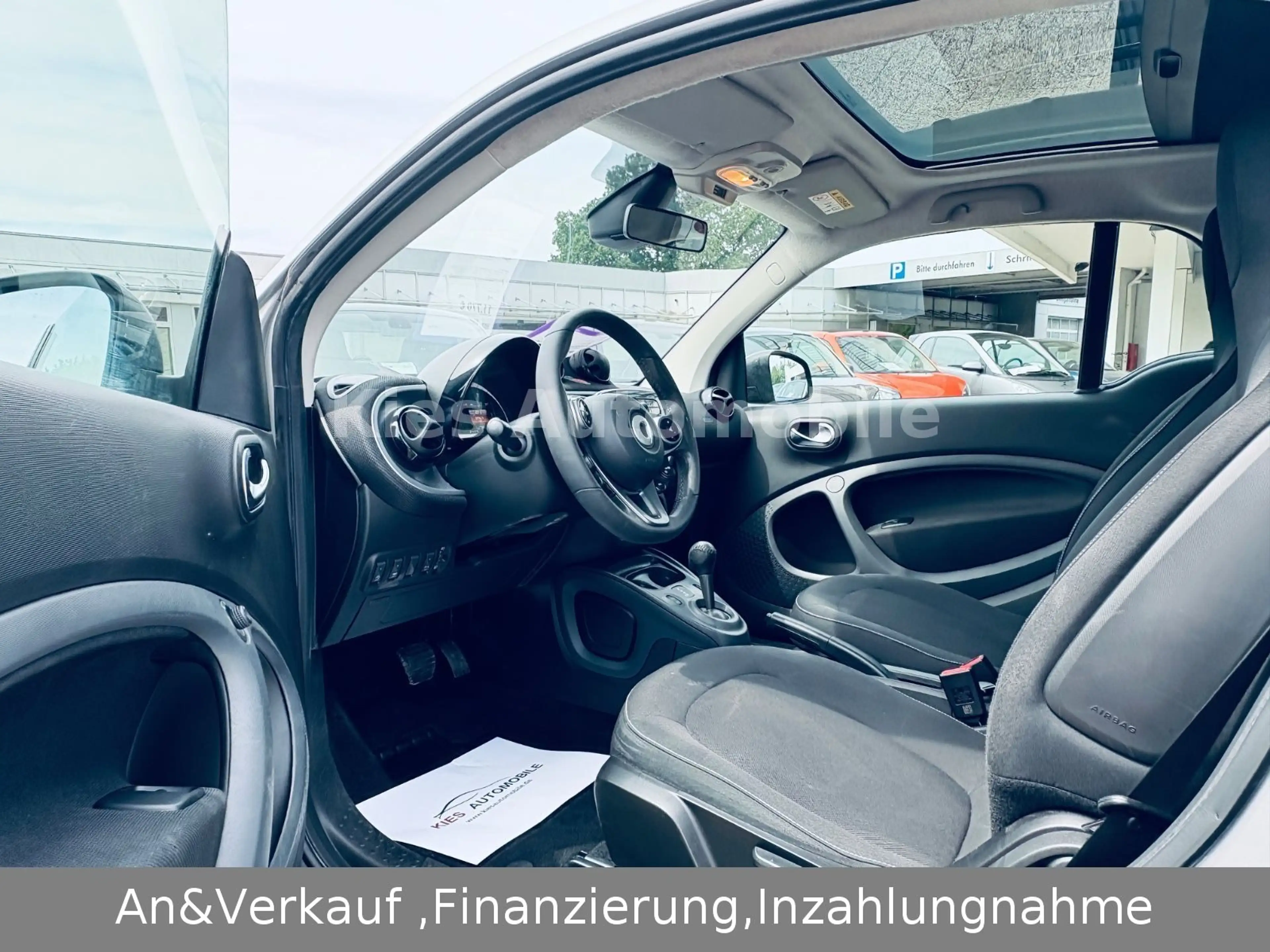 smart forTwo Passion AUTOM/PANO/KLIMA/1.HAND/ALLWETTER — photo 13