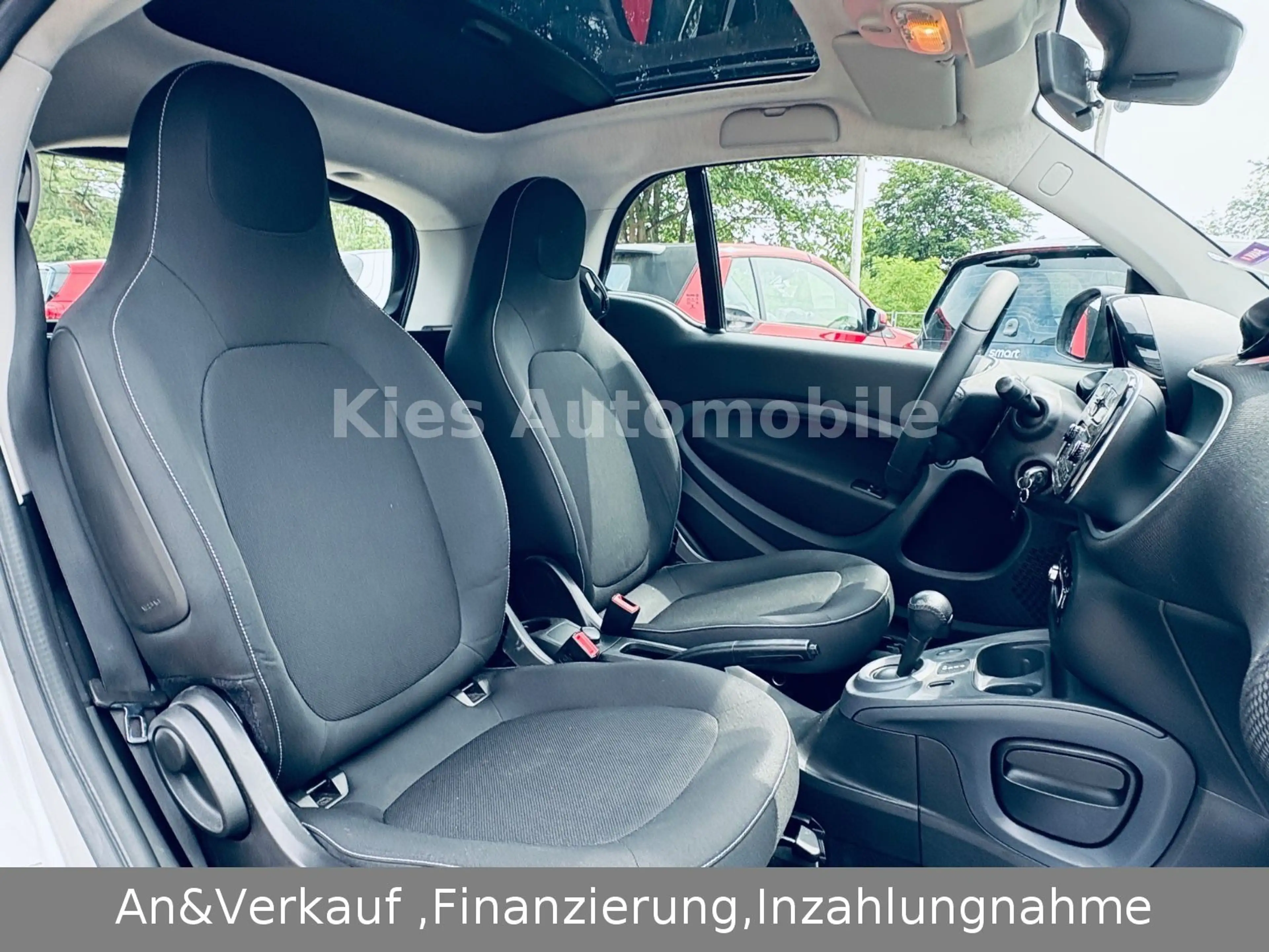 smart forTwo Passion AUTOM/PANO/KLIMA/1.HAND/ALLWETTER — photo 14
