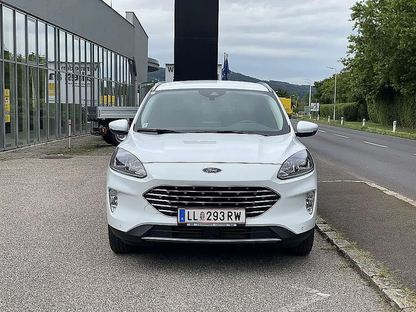 Ford Kuga 1,5 EcoBlue Titanium Blanc - 1